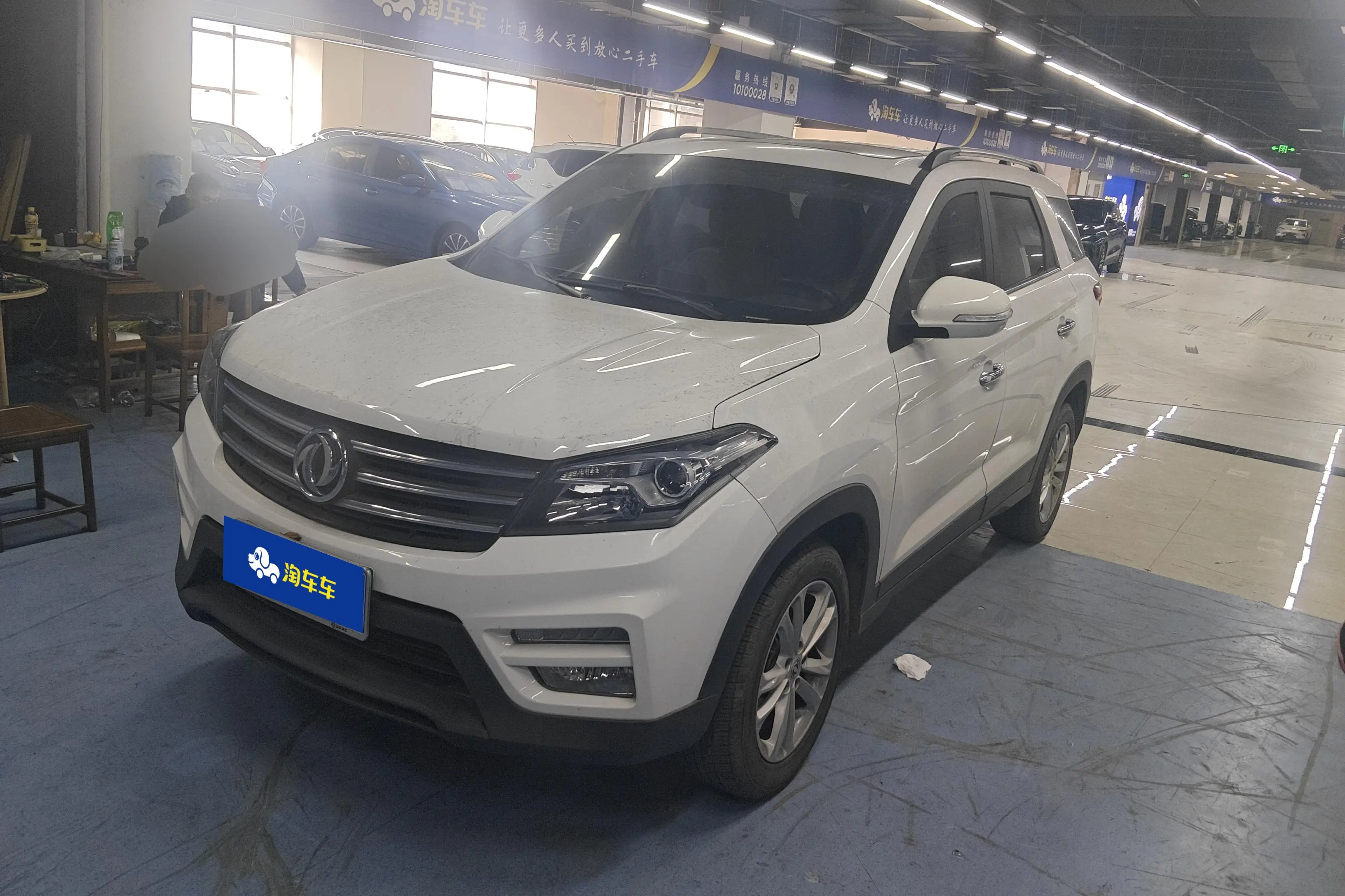 Dongfeng Scenery S560  из Китая