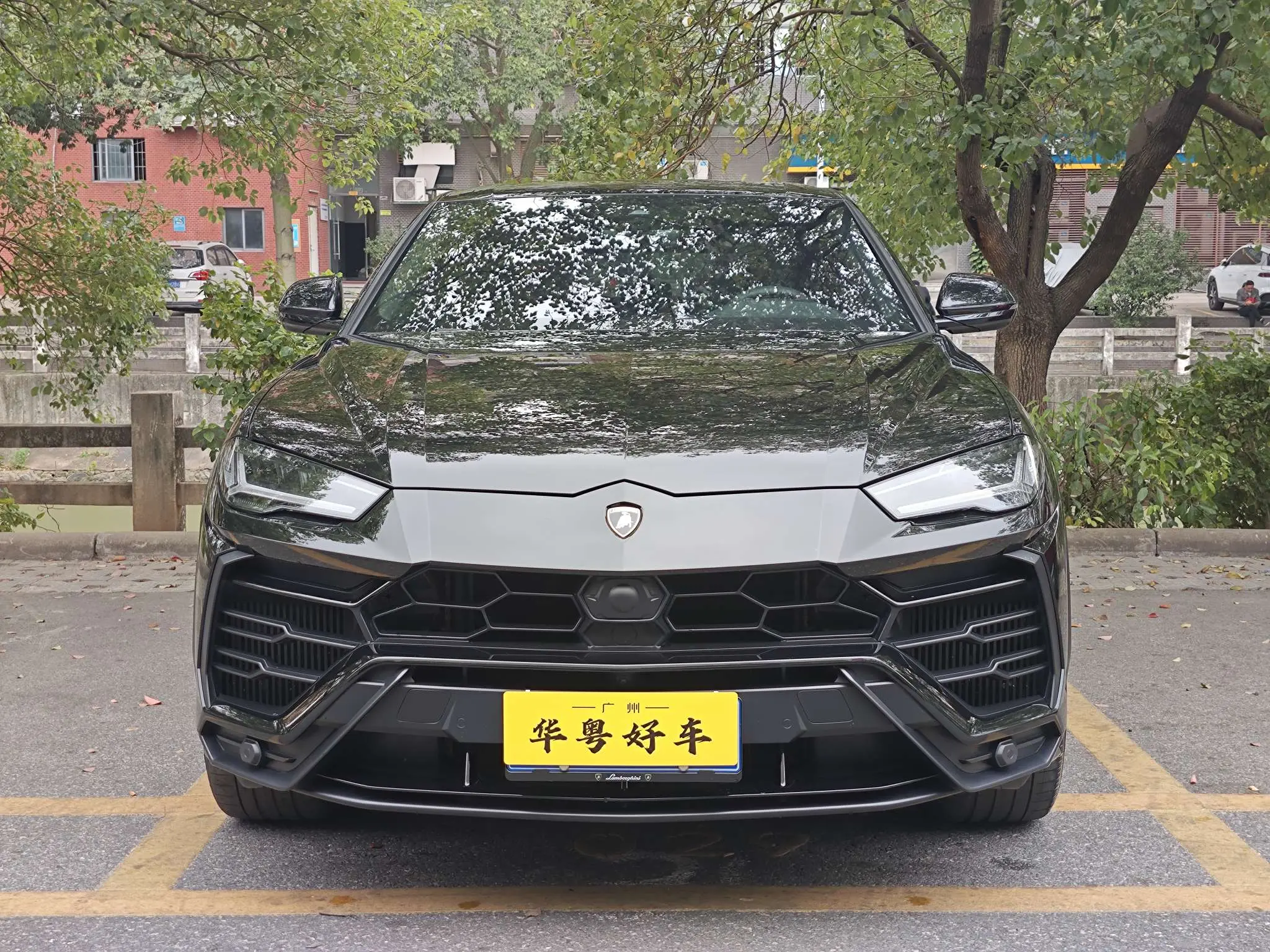 Lamborghini Urus  из Китая
