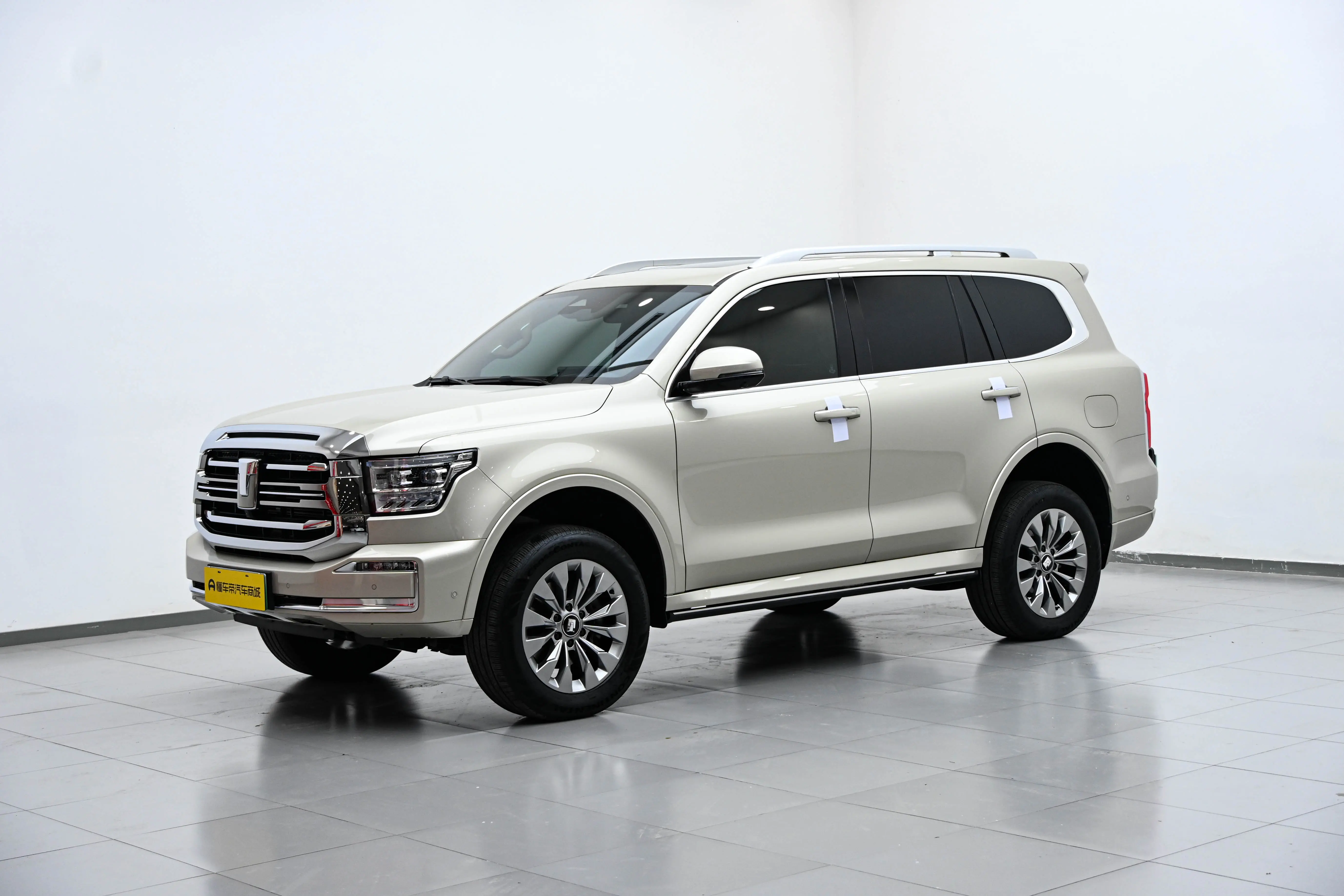 Tank 500 Hi4-T  из Китая