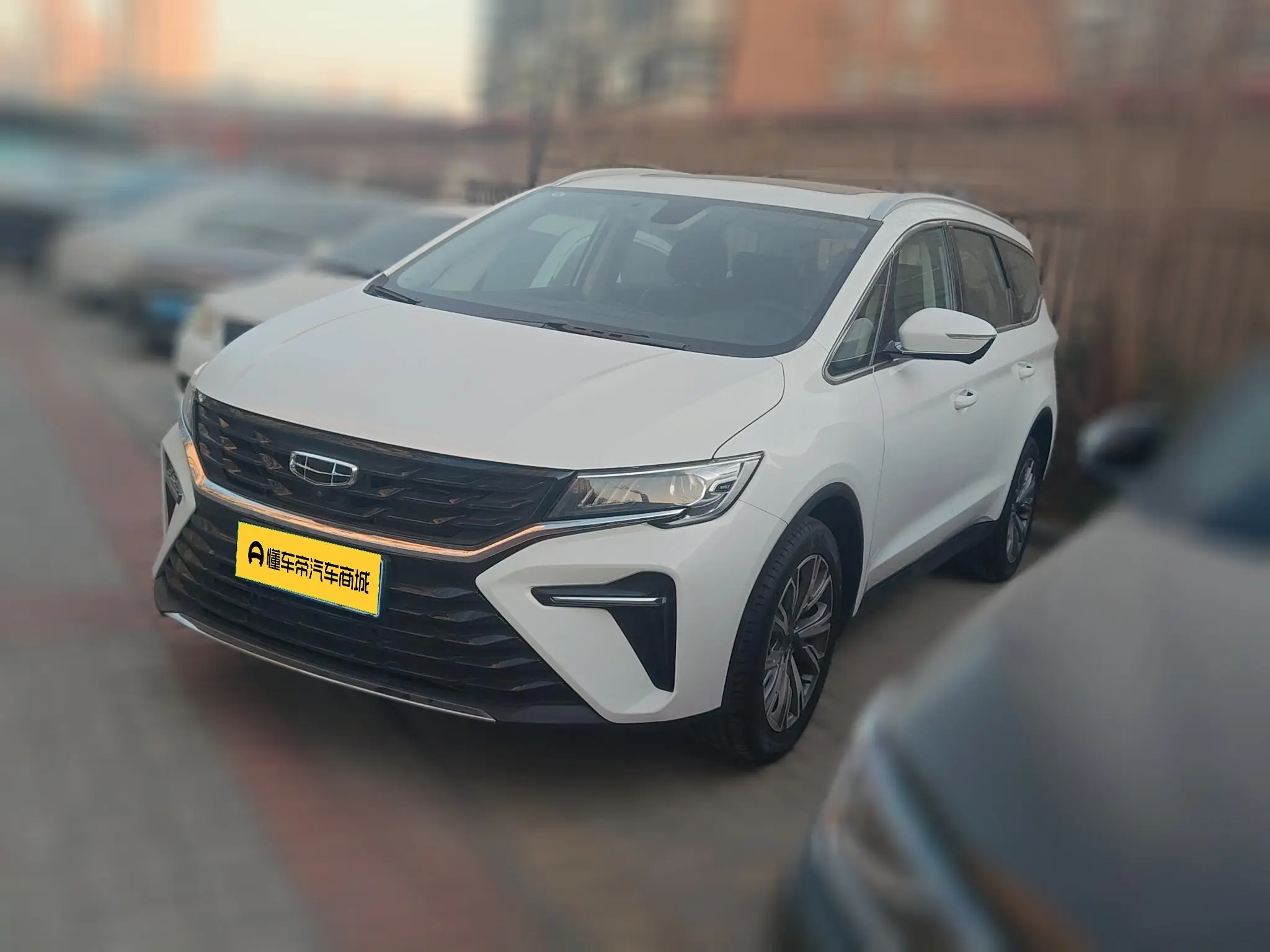 Geely Jiaji  из Китая