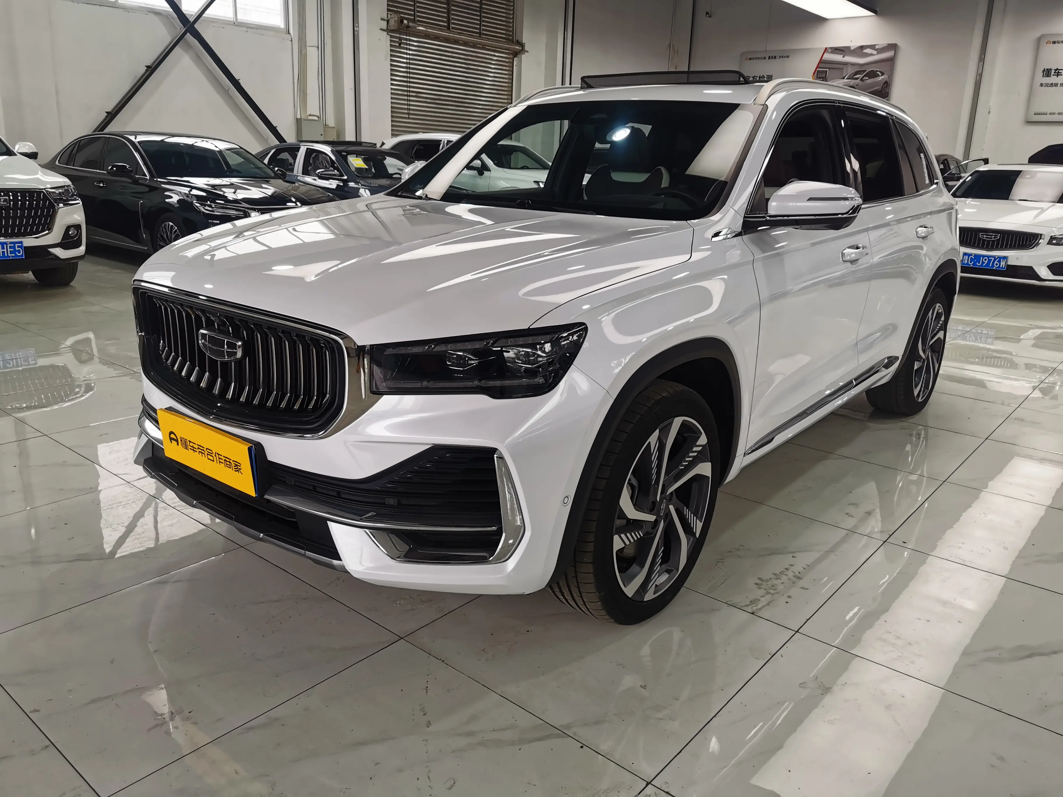 Geely Monjaro (Xingyue L)  из Китая