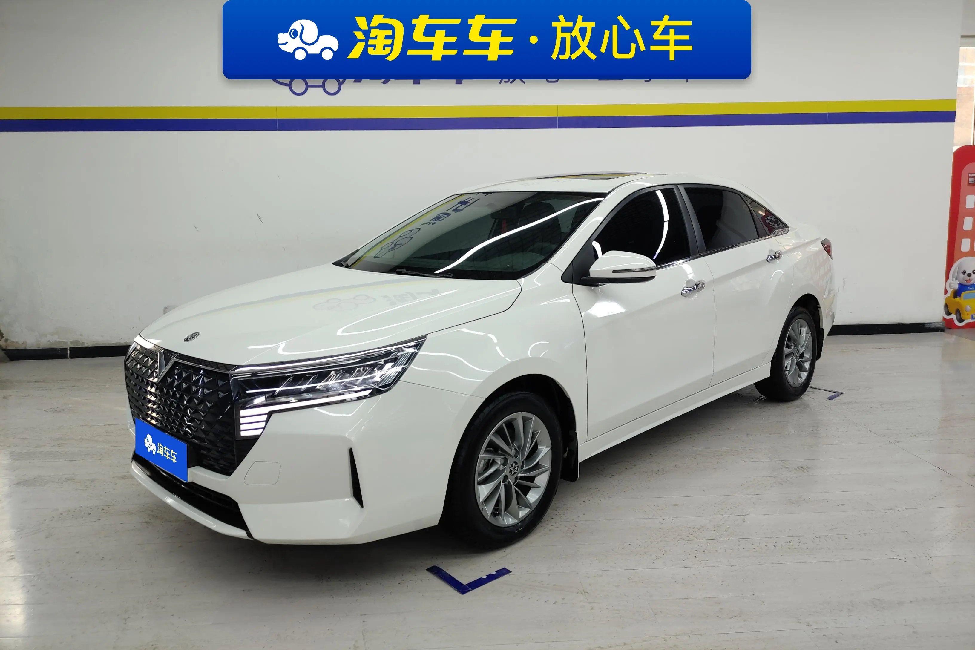 Kai Chen Venucia D60  из Китая