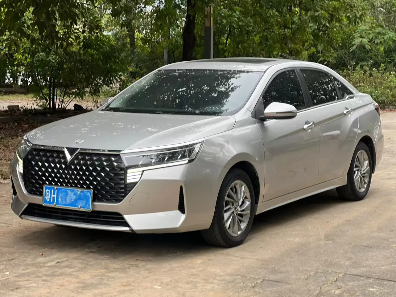 Kai Chen Venucia D60  из Китая