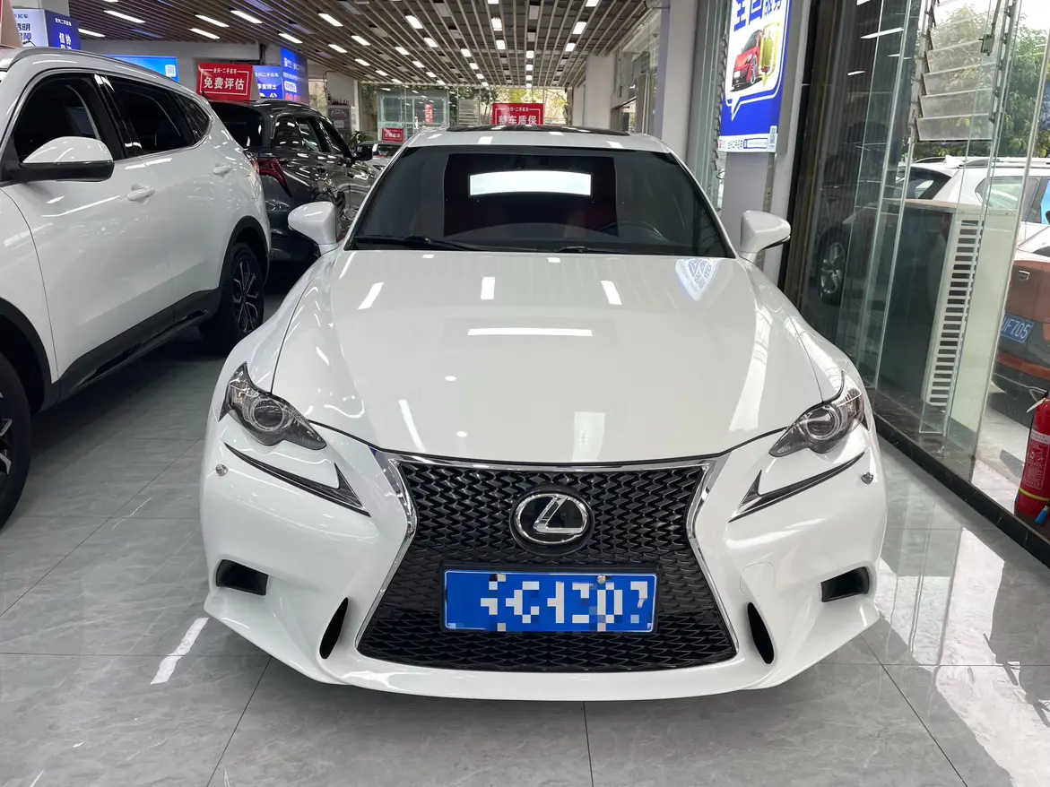 Lexus IS  из Китая
