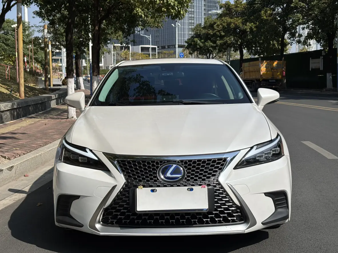Lexus CT  из Китая