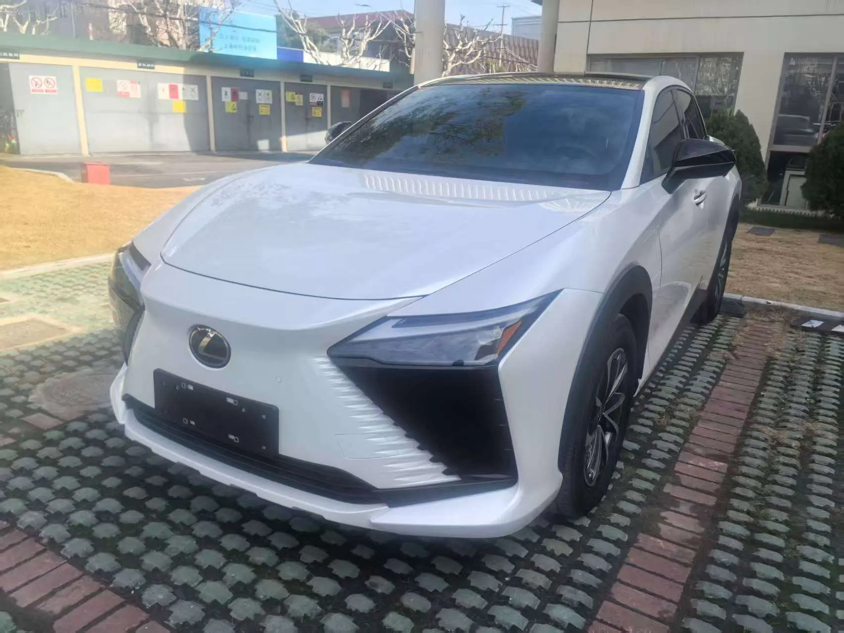 Lexus RZ  из Китая