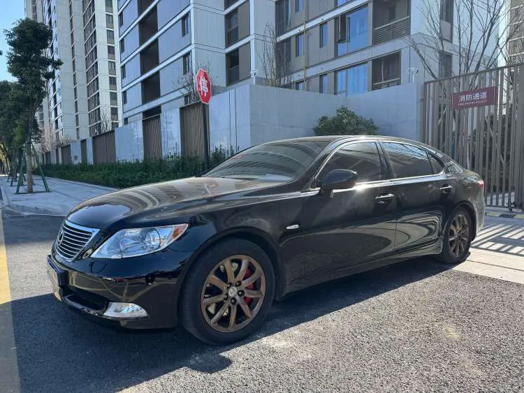 Lexus LS  из Китая