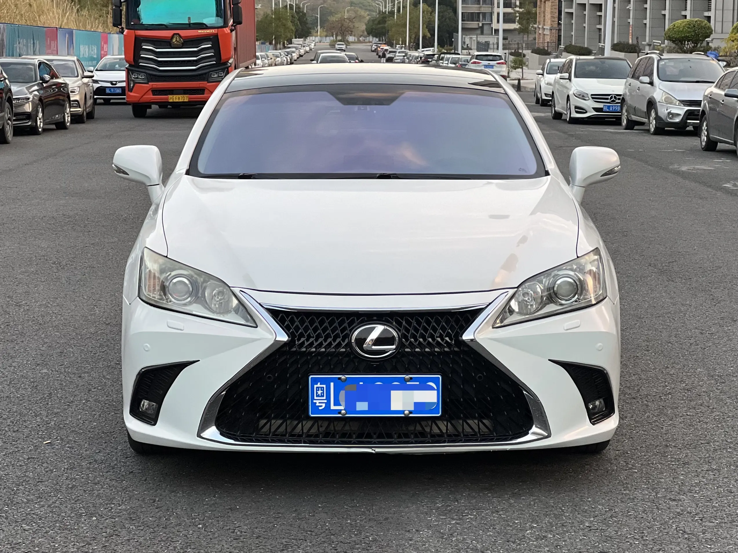 Lexus ES  из Китая
