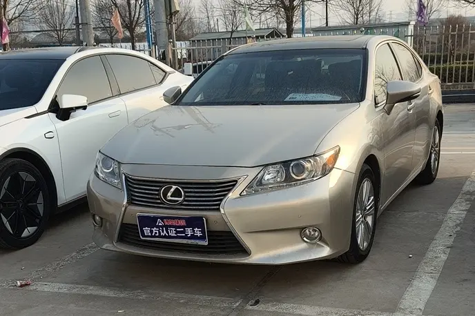 Lexus ES  из Китая