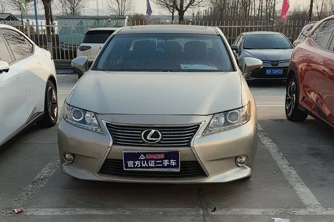 Lexus ES  из Китая