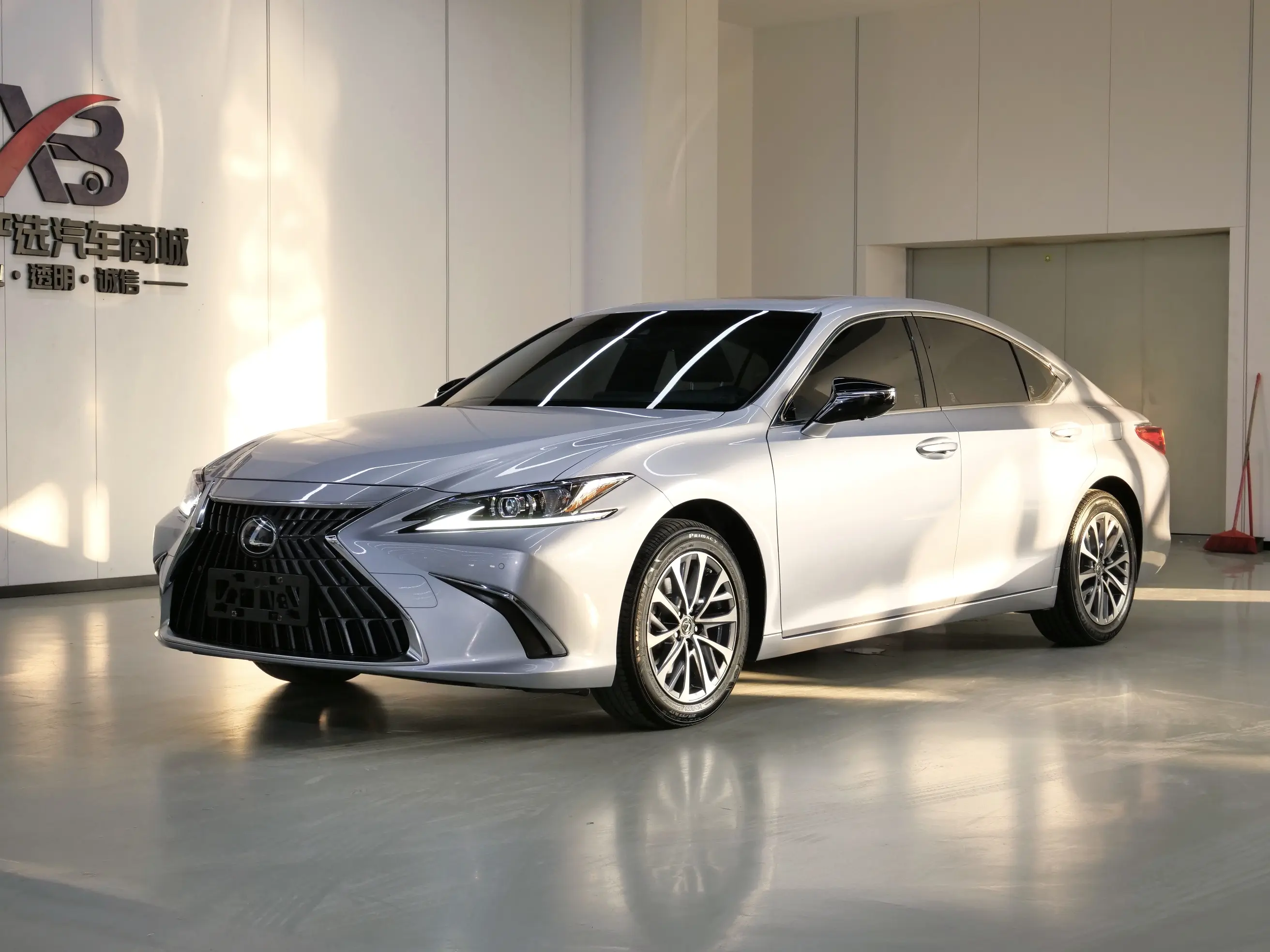 Lexus ES  из Китая