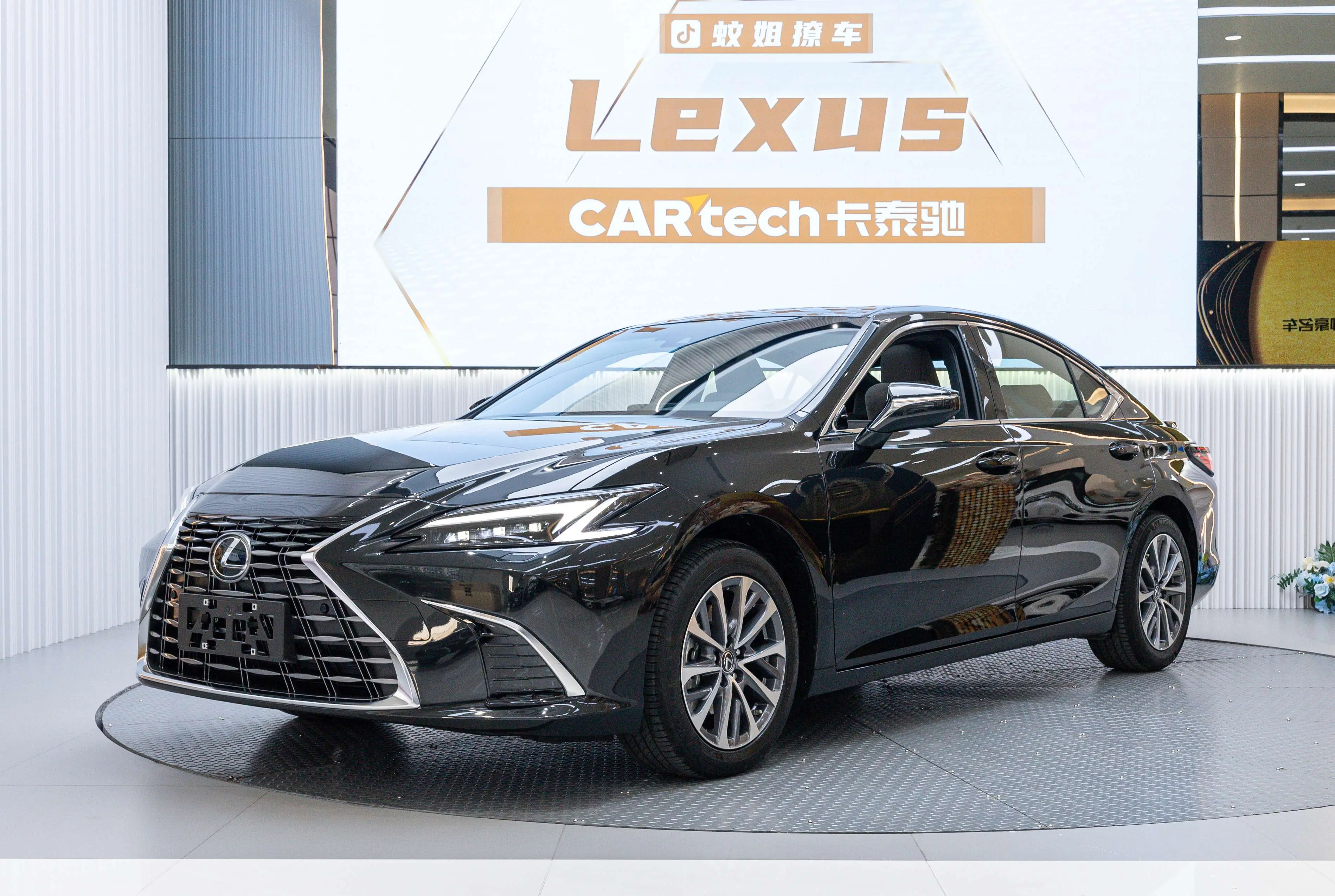 Lexus ES  из Китая