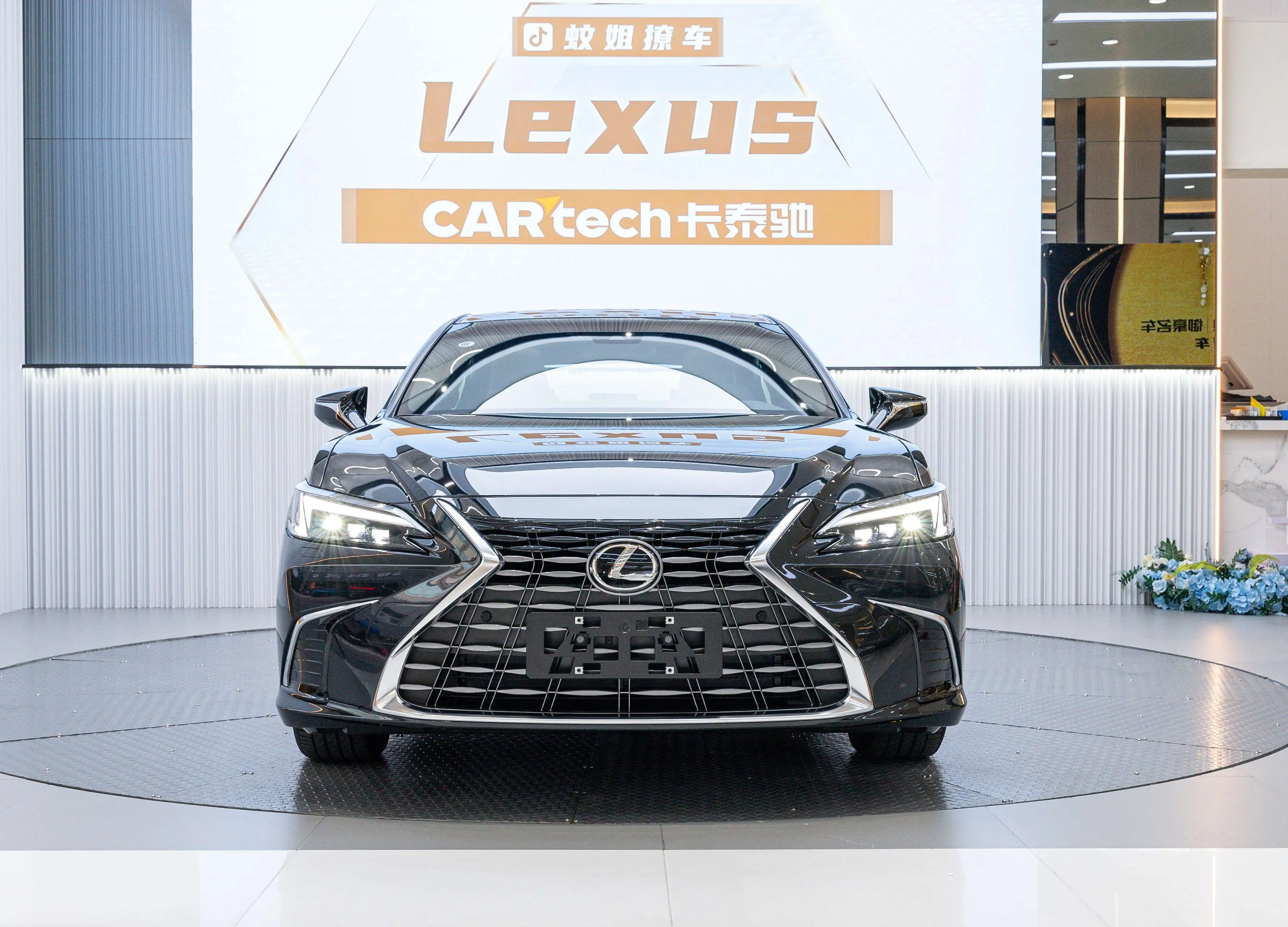 Lexus ES  из Китая