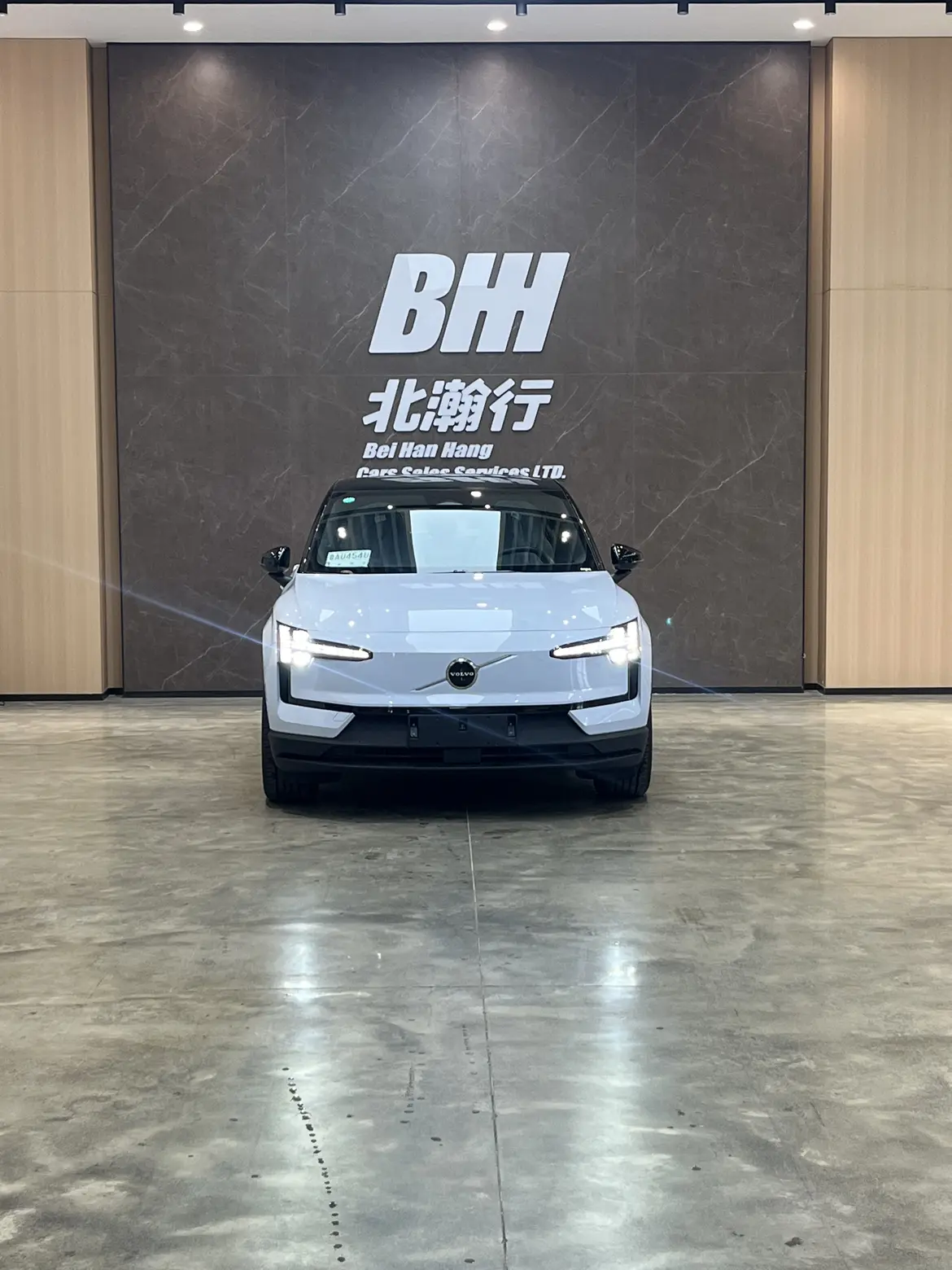 Volvo EX30  из Китая