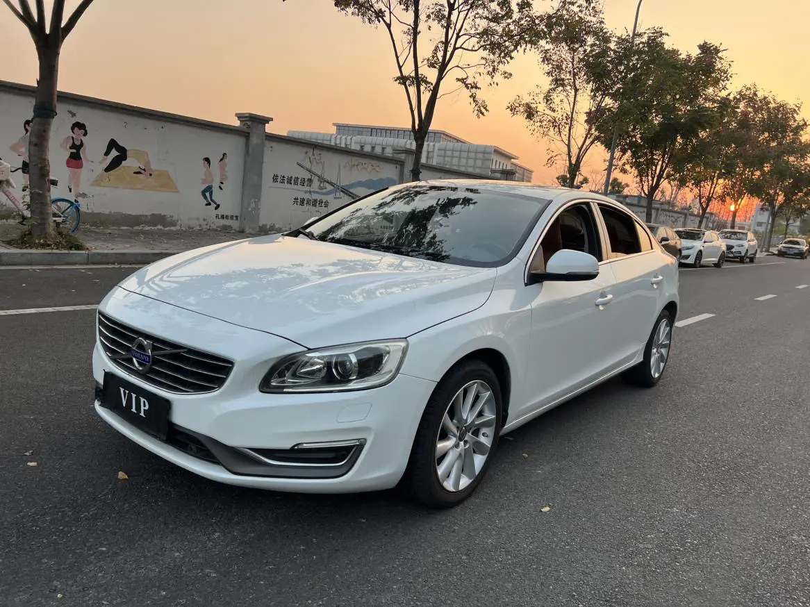 Volvo S60  из Китая