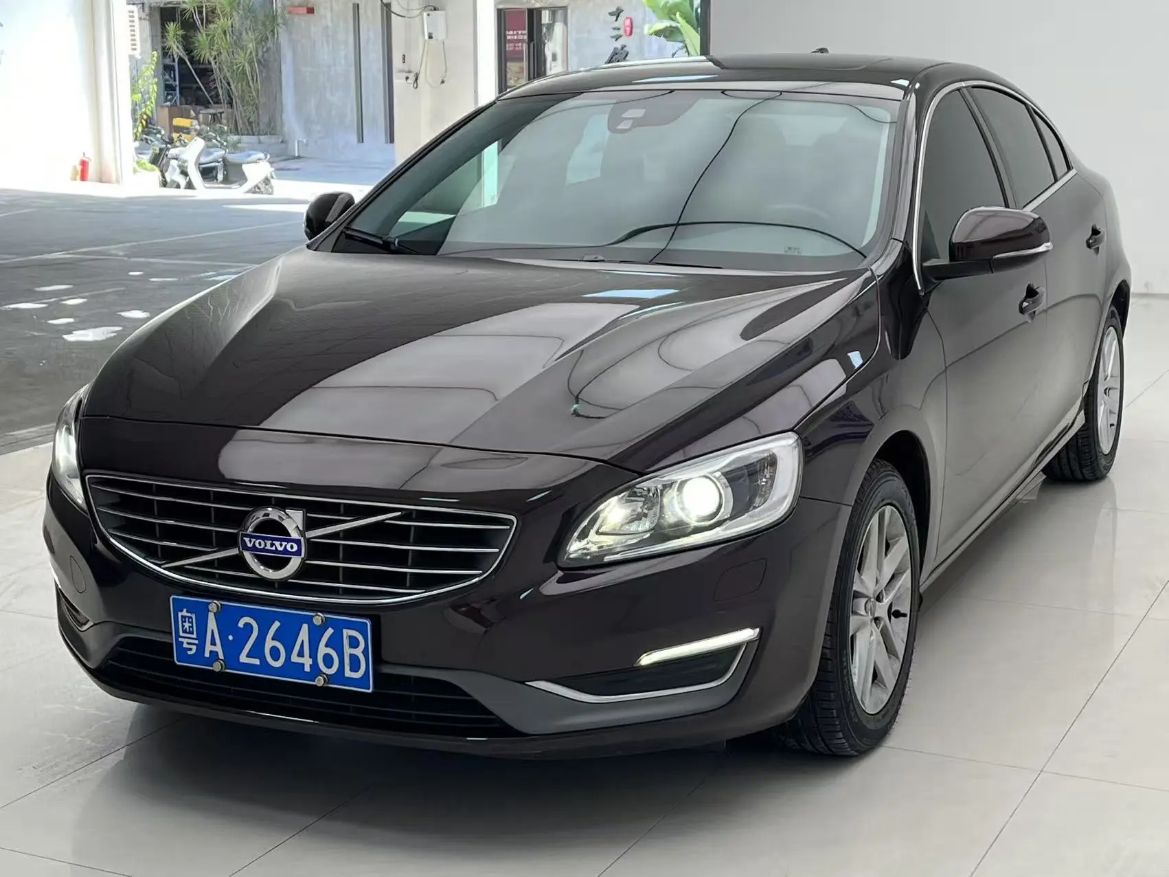 Volvo S60  из Китая