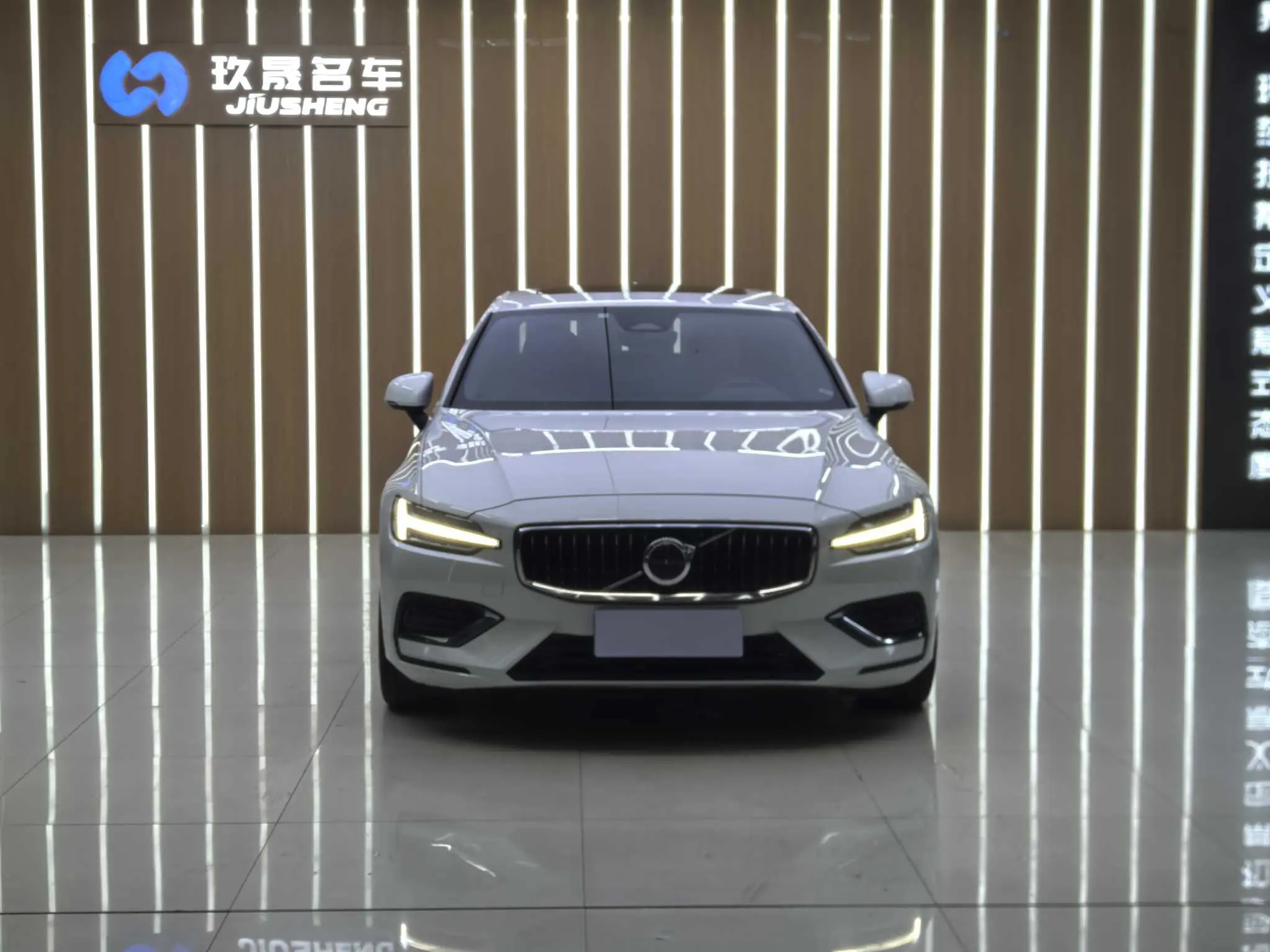 Volvo S60  из Китая