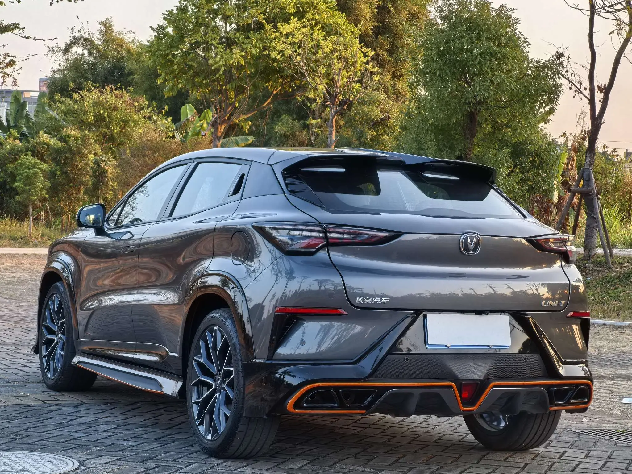 Changan UNI-T  из Китая