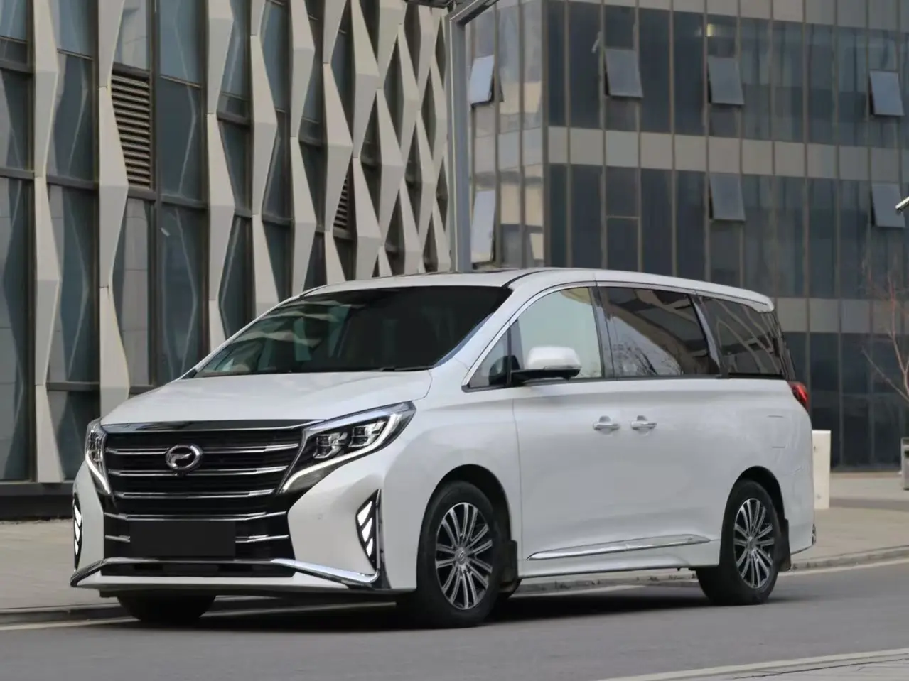 GAC Trumpchi M8  из Китая