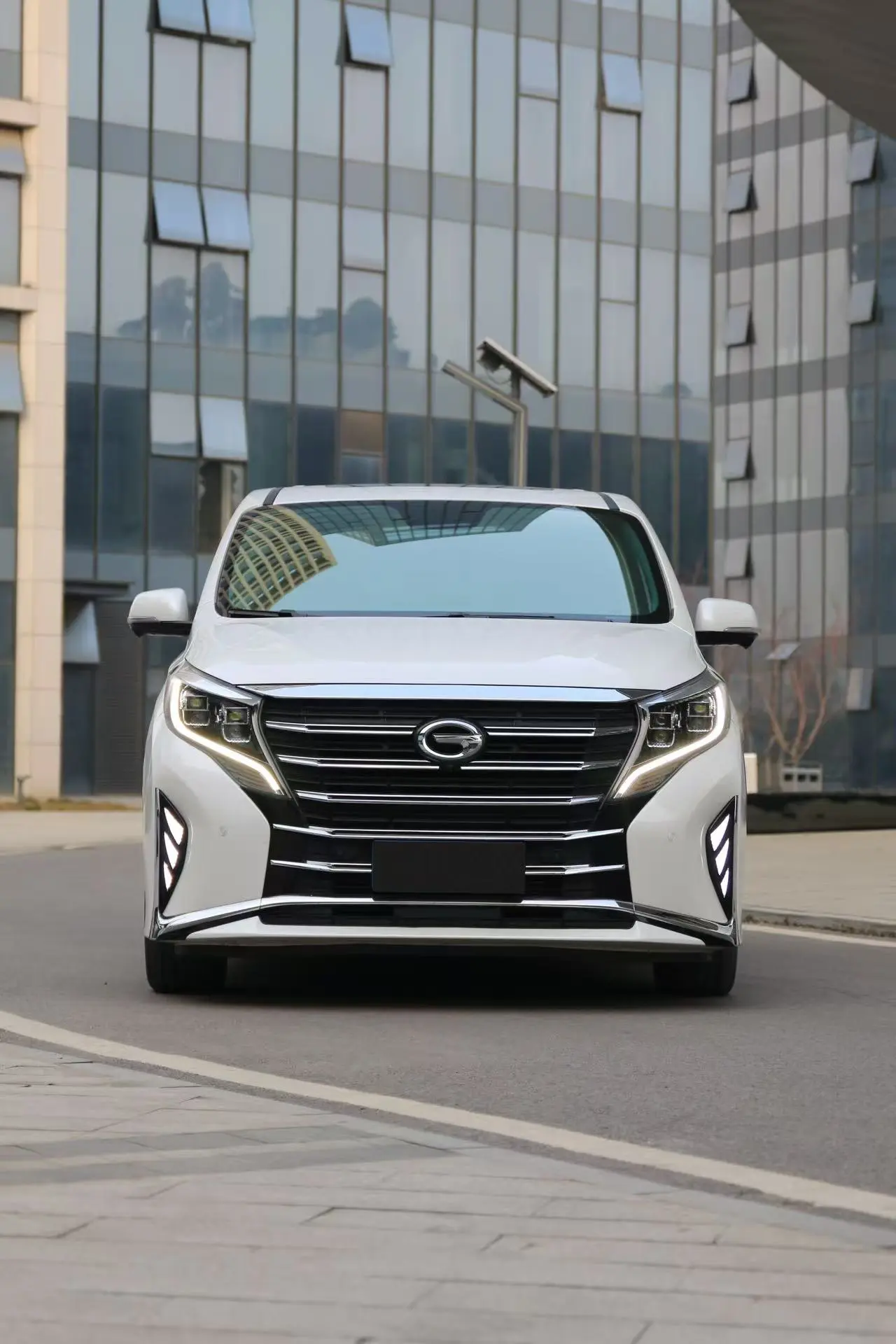 GAC Trumpchi M8  из Китая