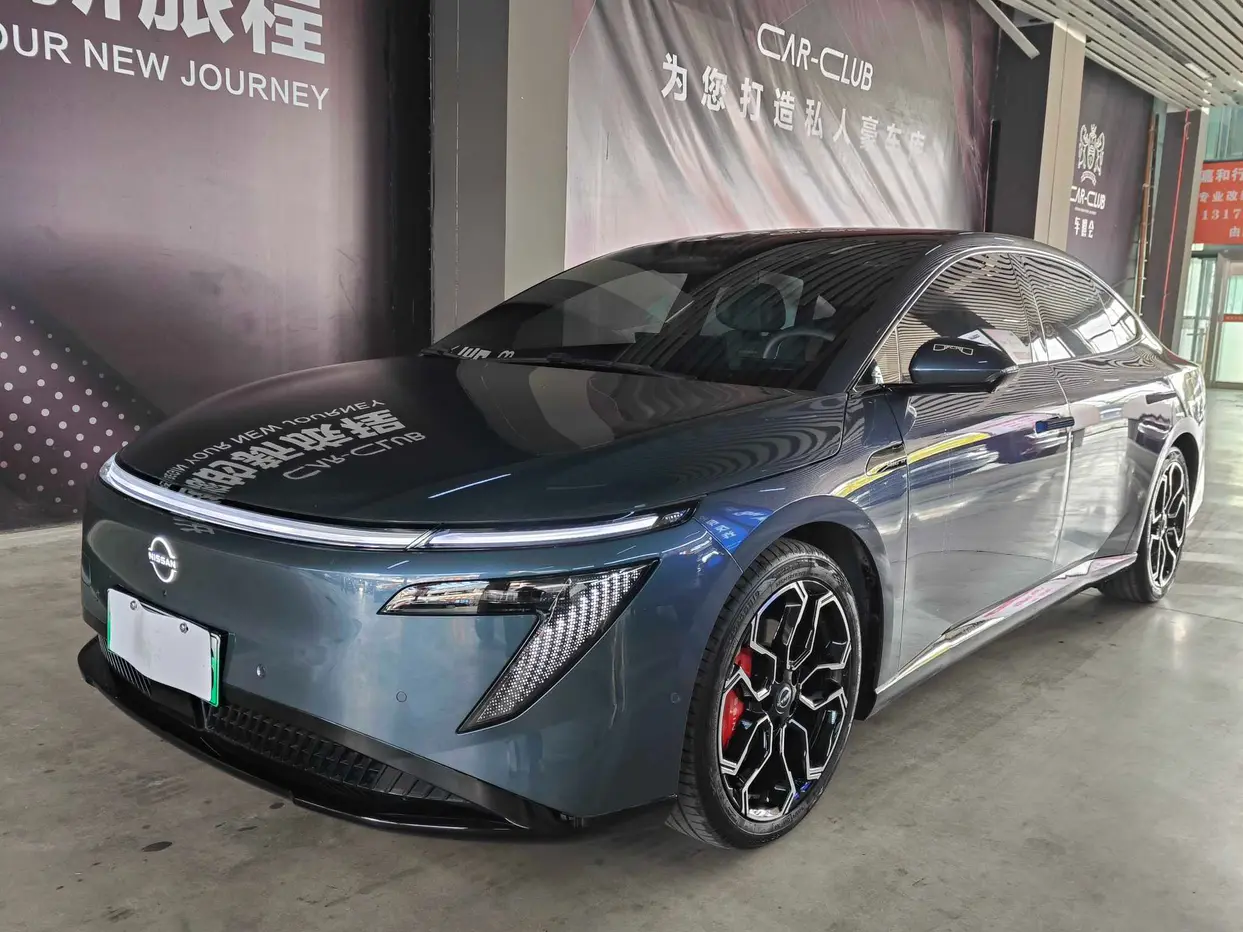 Nissan N7  из Китая