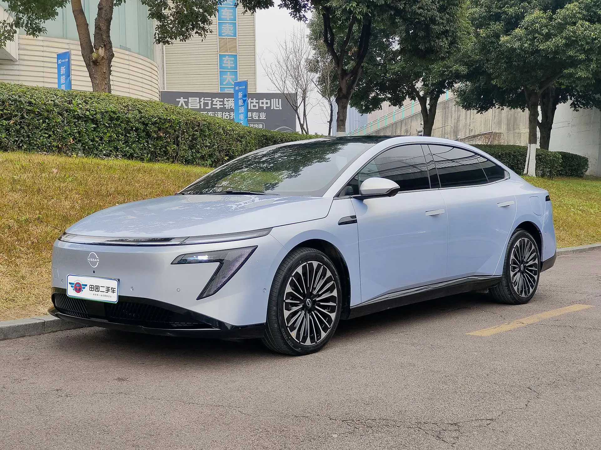 Nissan N7  из Китая