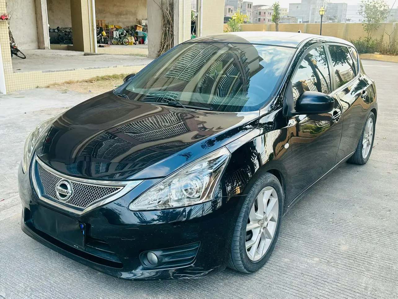 Nissan Tiida  из Китая
