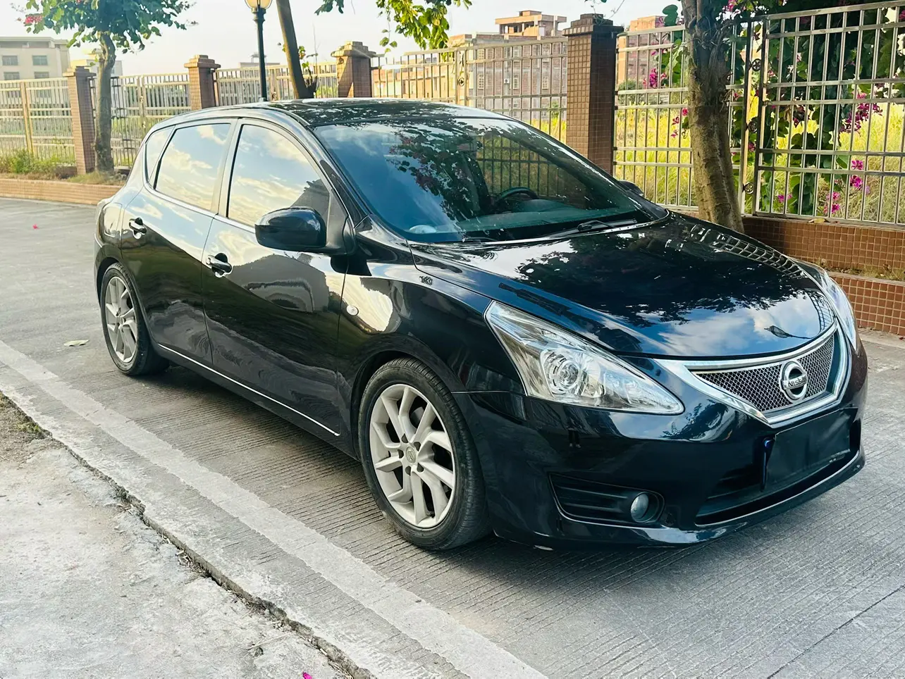 Nissan Tiida  из Китая