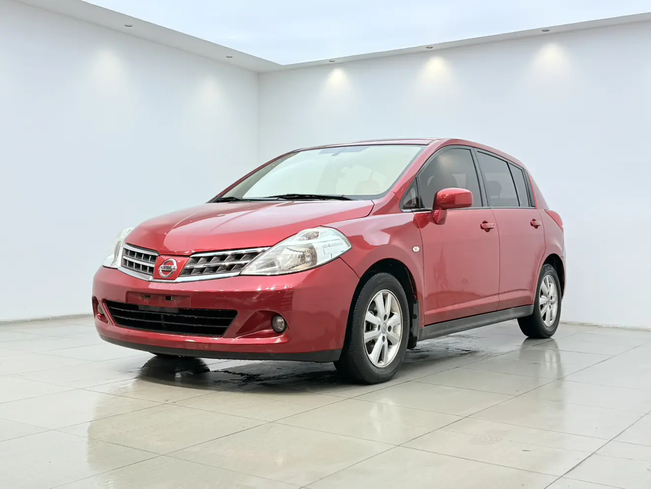 Nissan Tiida  из Китая