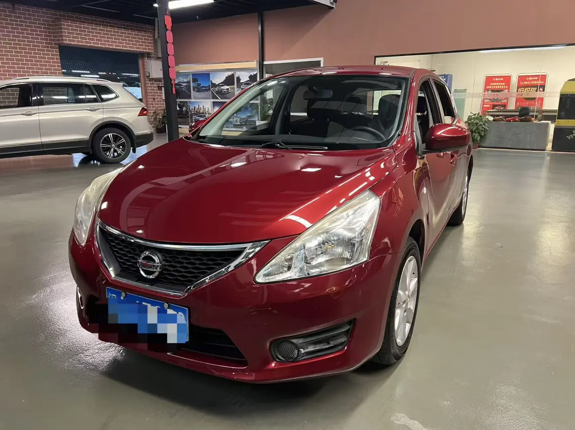 Nissan Tiida  из Китая