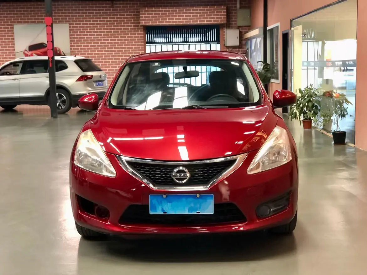 Nissan Tiida  из Китая