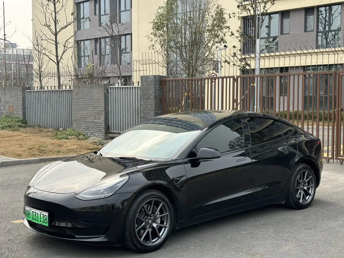 Tesla Model 3  из Китая