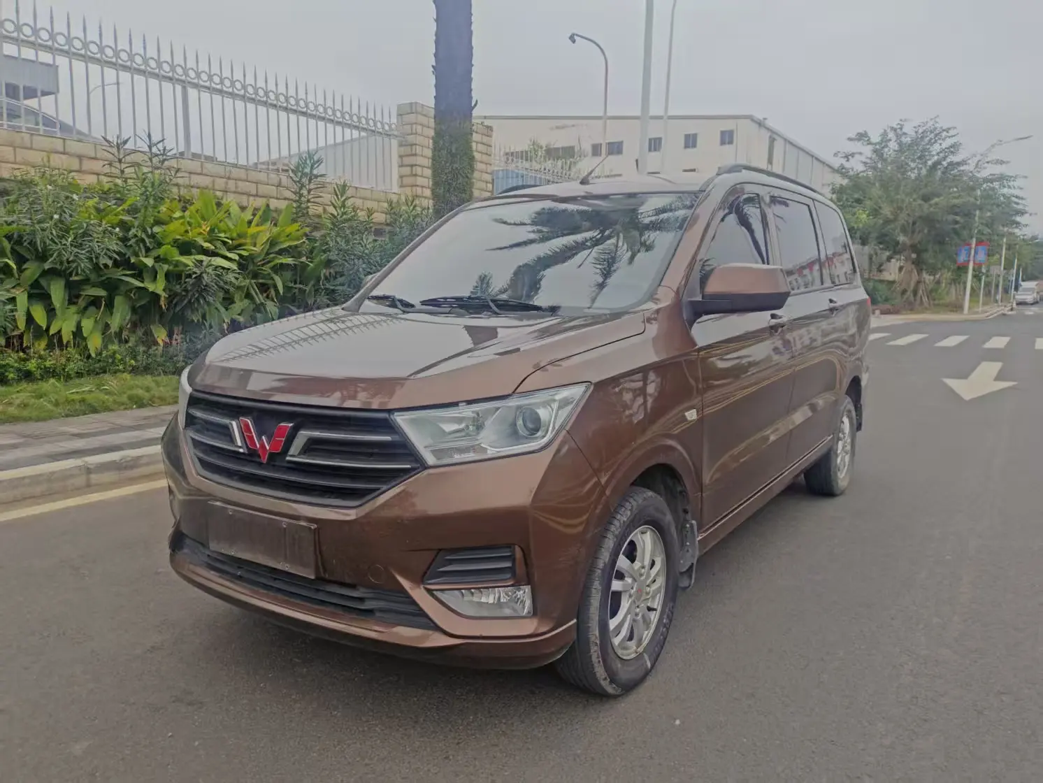 Wuling Hongguang  из Китая