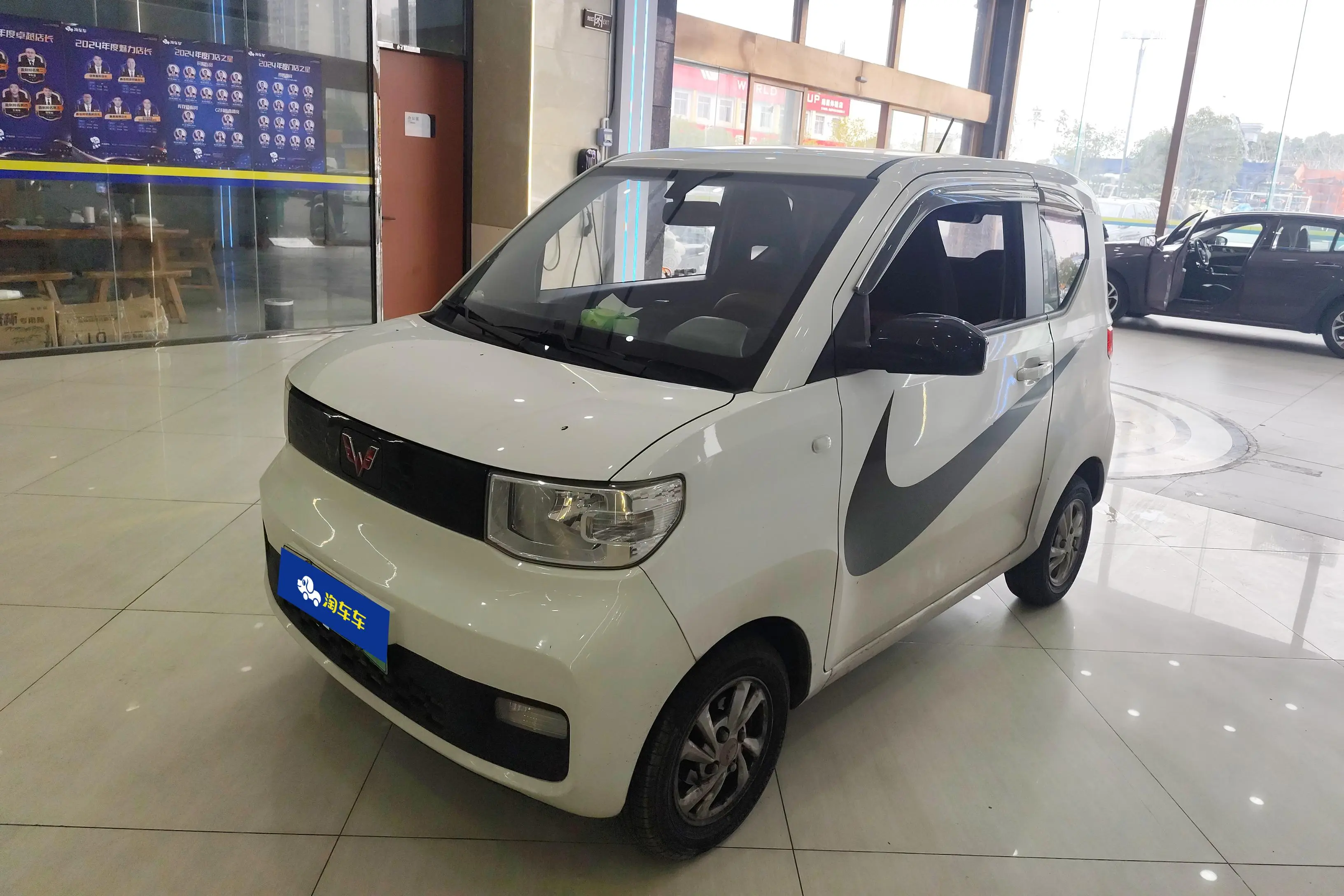 Wuling Hongguang MINIEV  из Китая