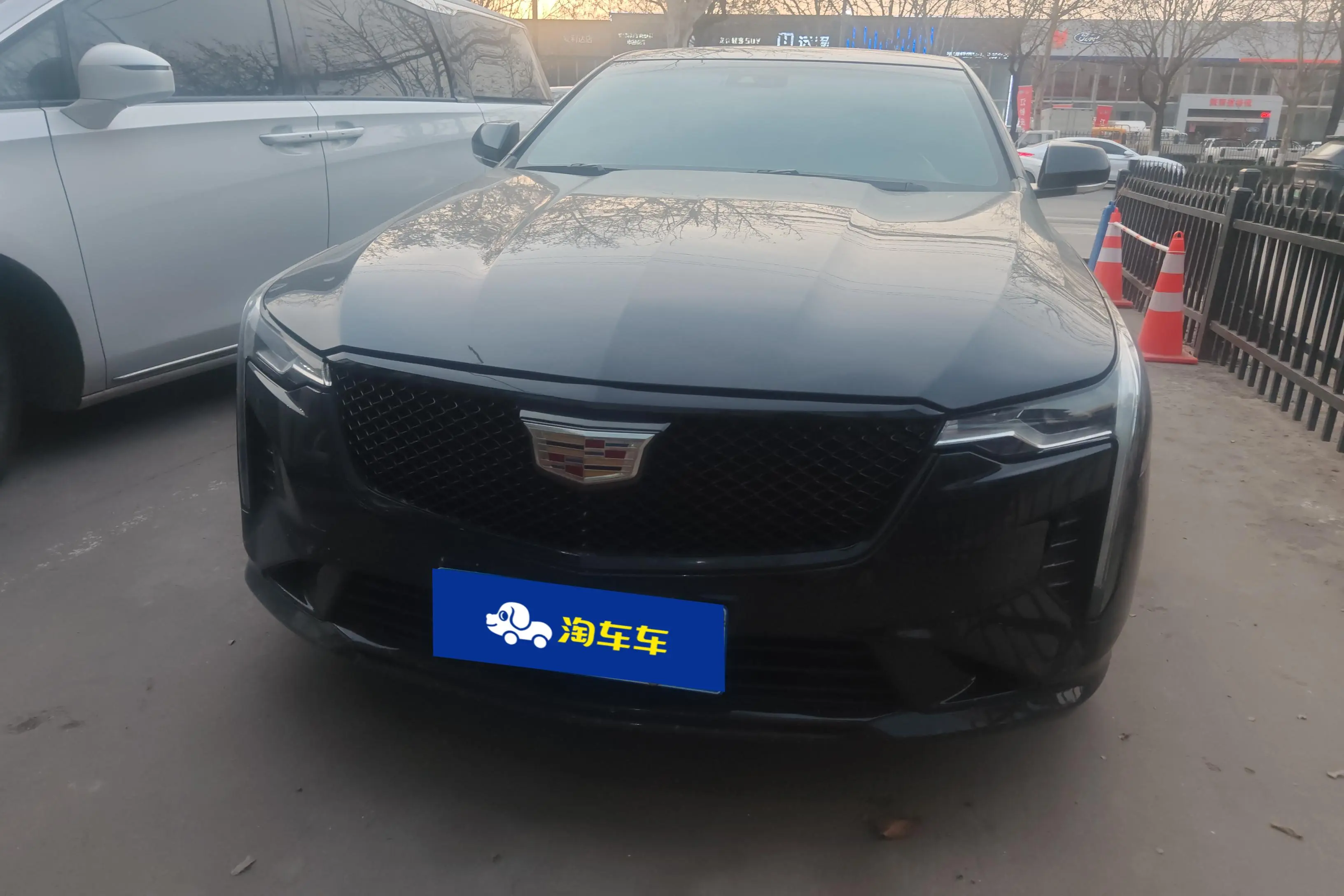 Cadillac CT4  из Китая