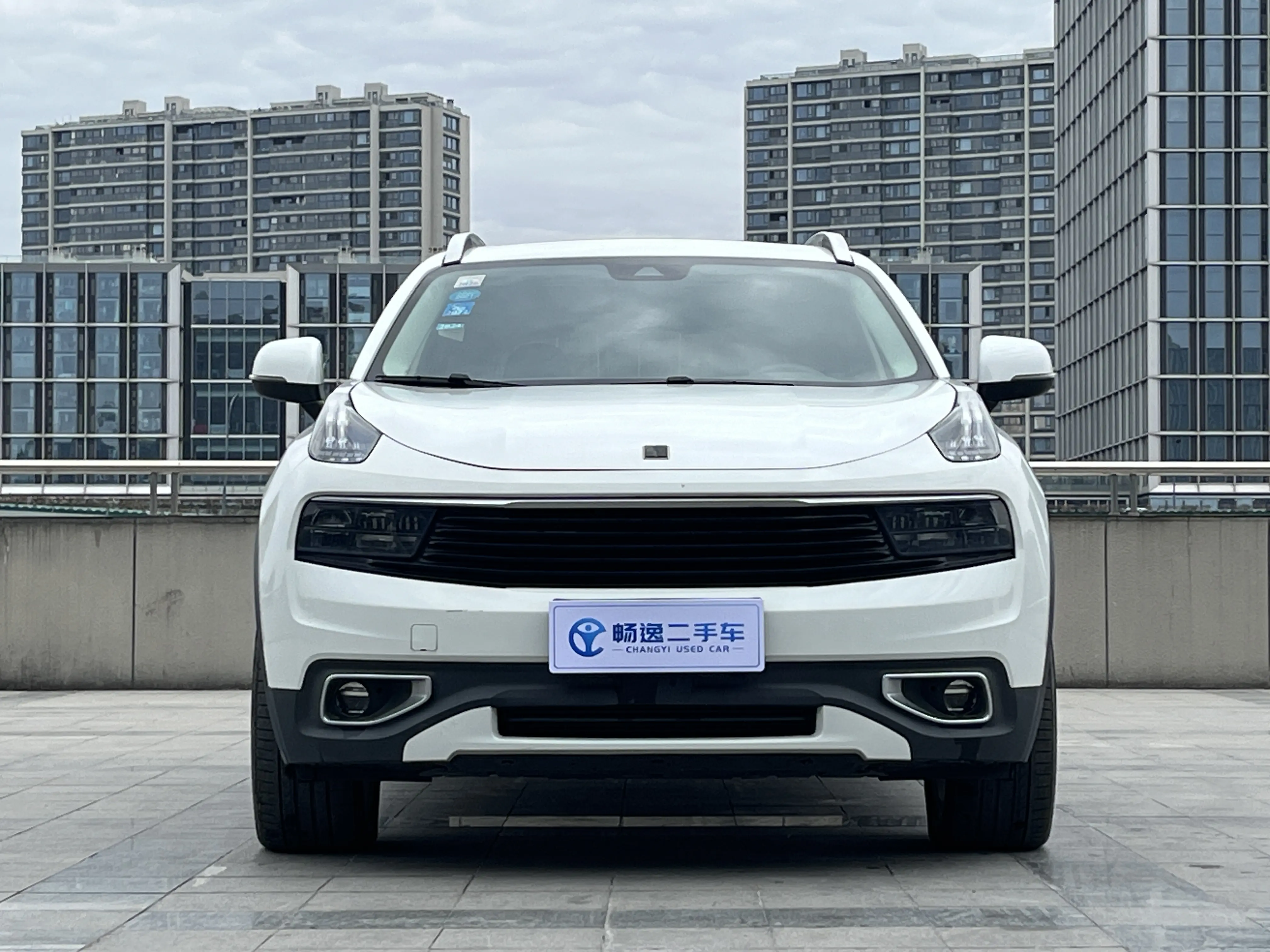 Lynk & Co 01  из Китая