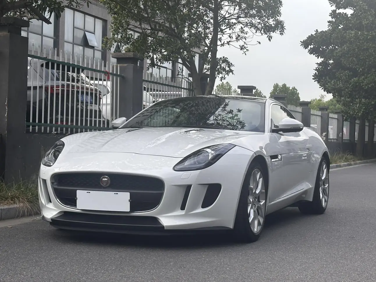 Jaguar F-TYPE  из Китая