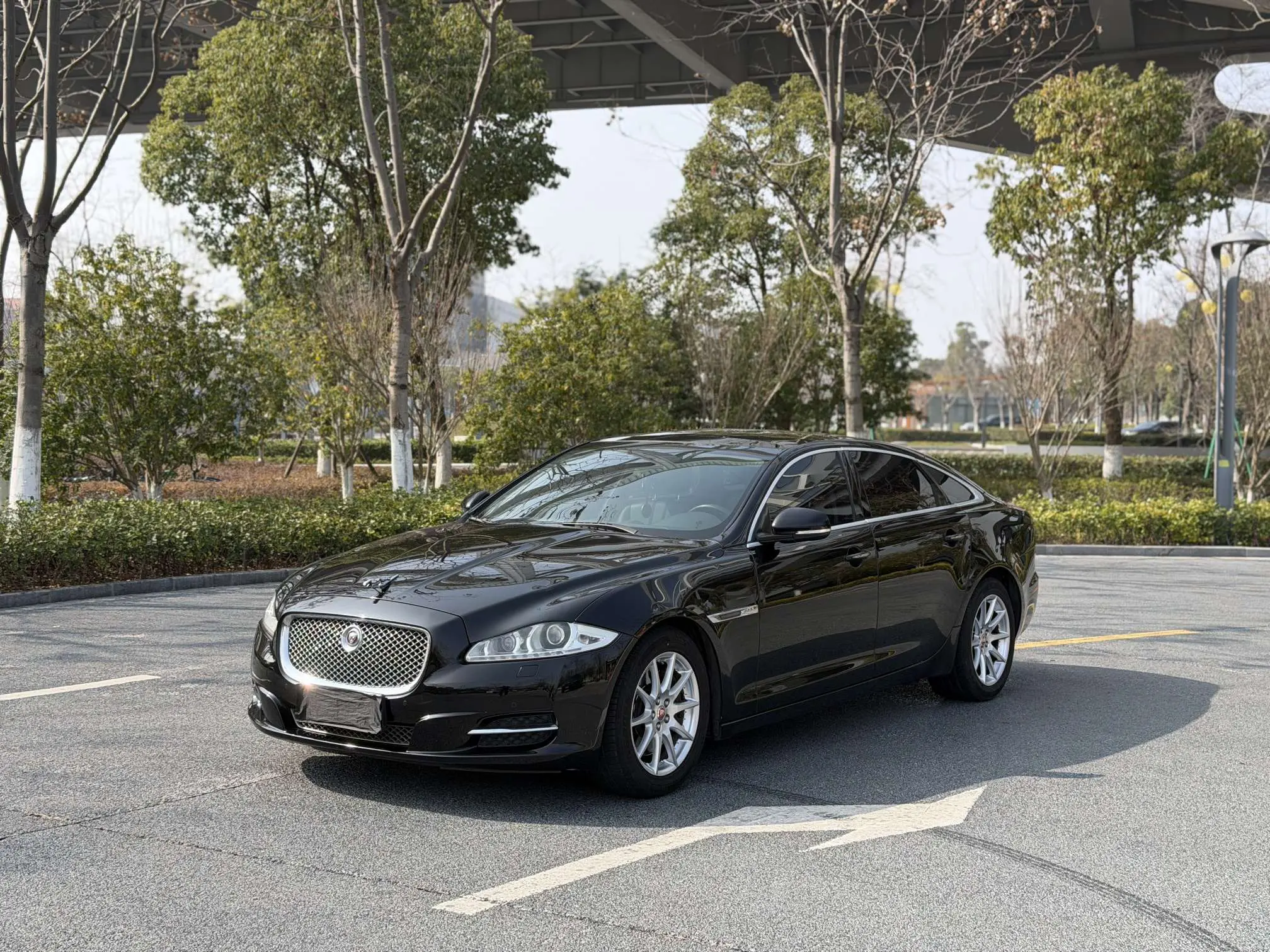 Jaguar XJ  из Китая