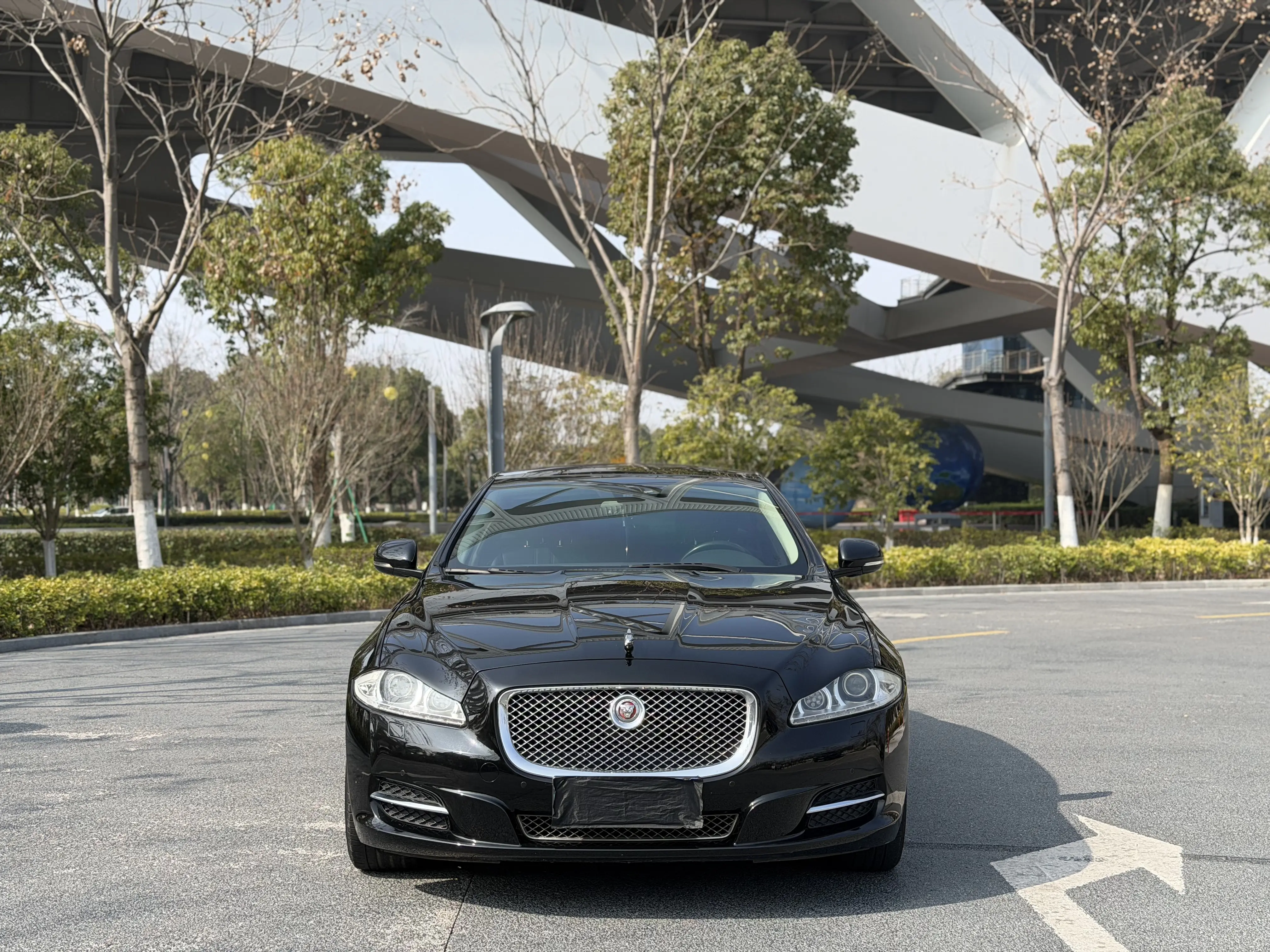 Jaguar XJ  из Китая