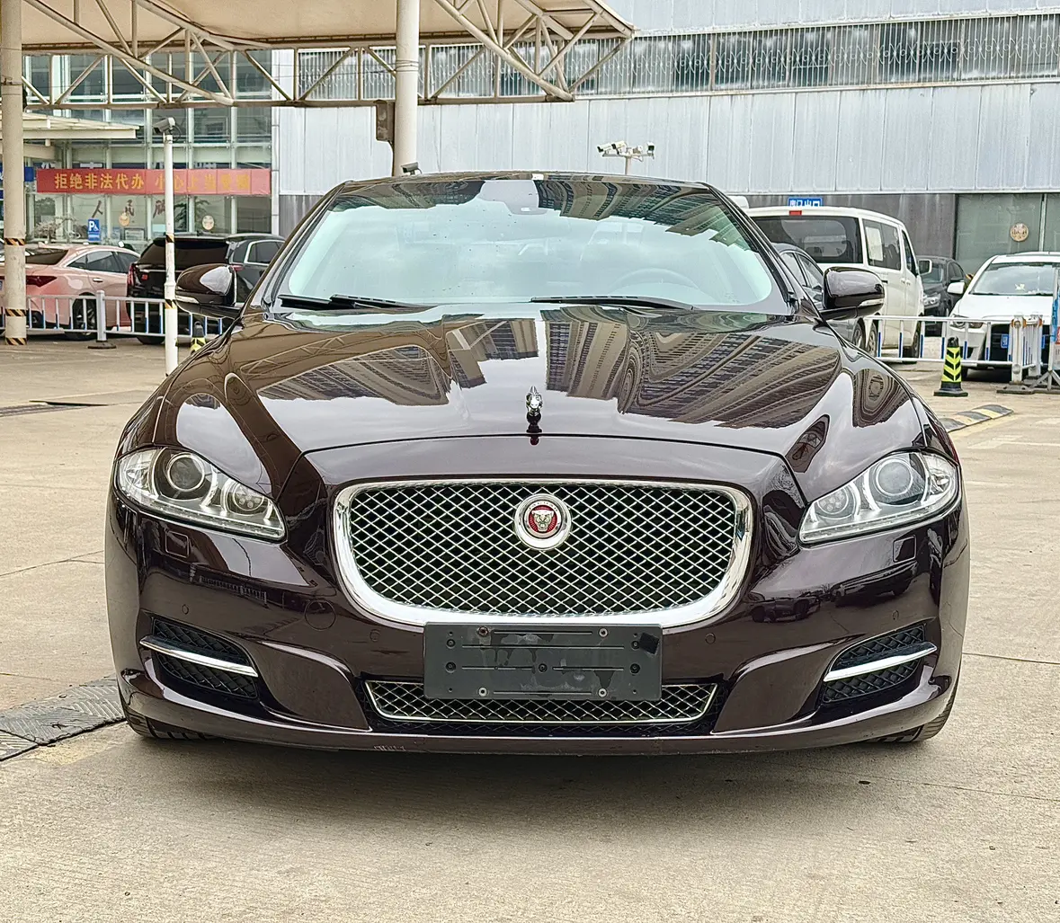 Jaguar XJ  из Китая