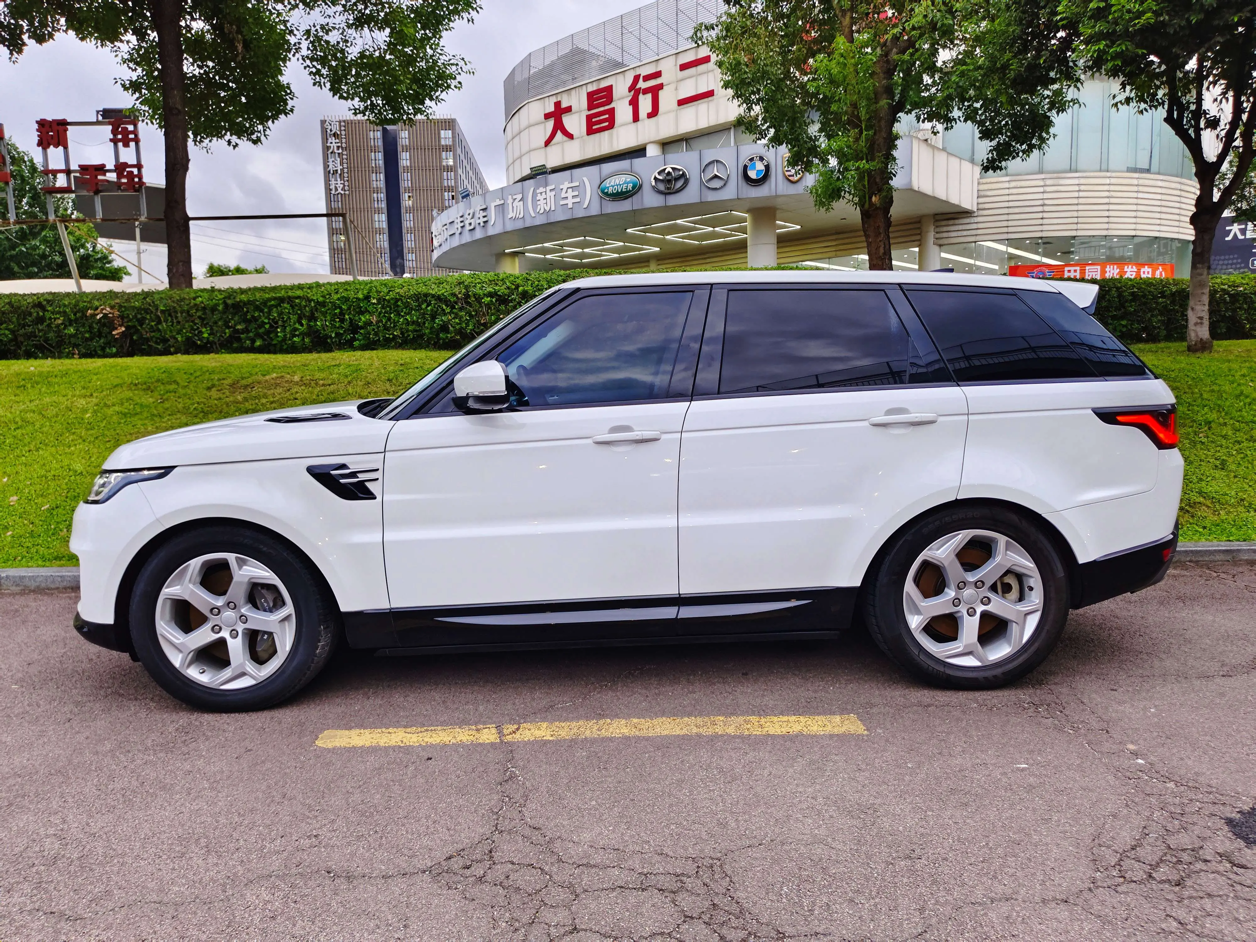 Land Rover Range Rover Sport PHEV  из Китая