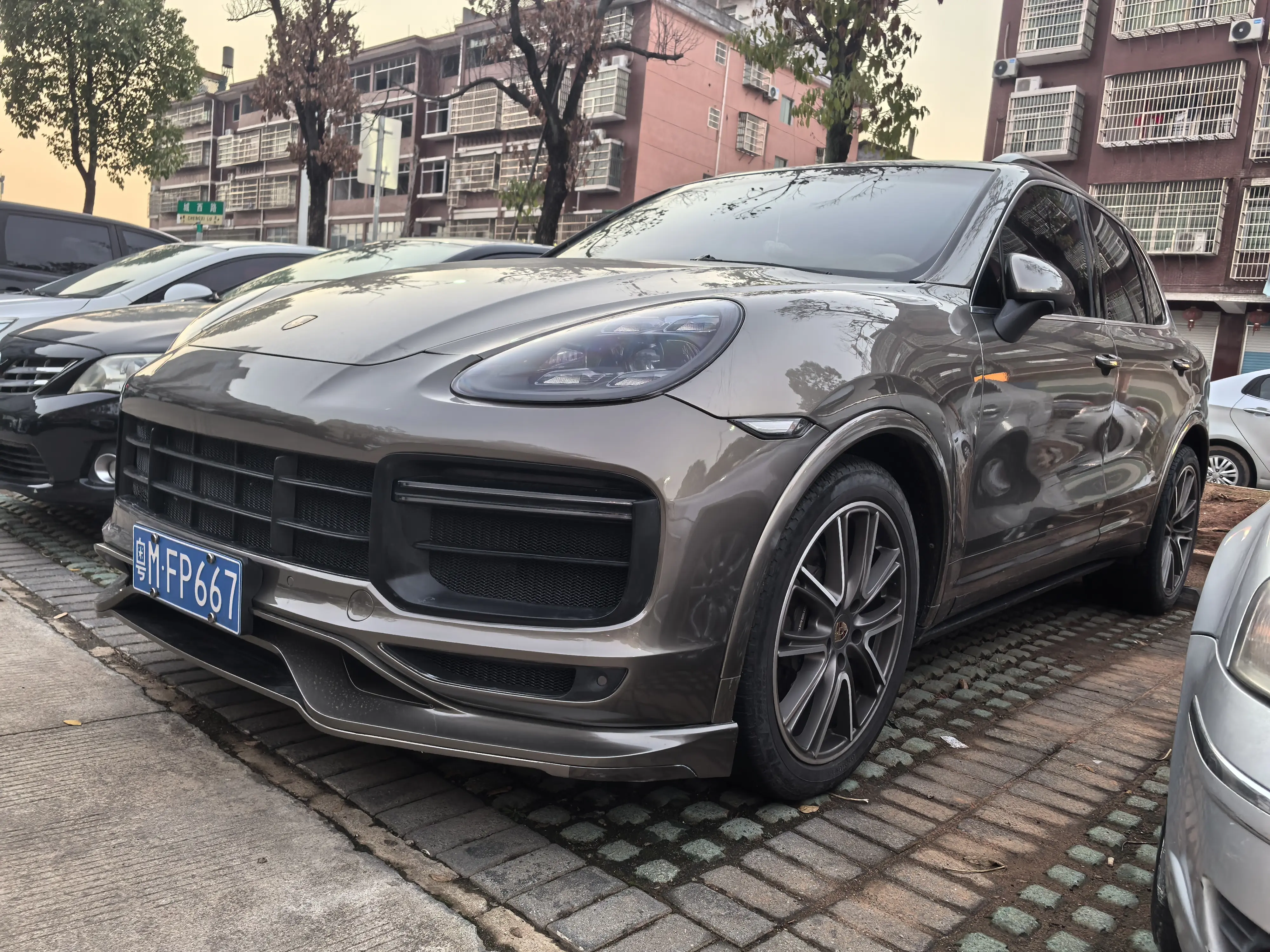 Porsche Cayenne  из Китая