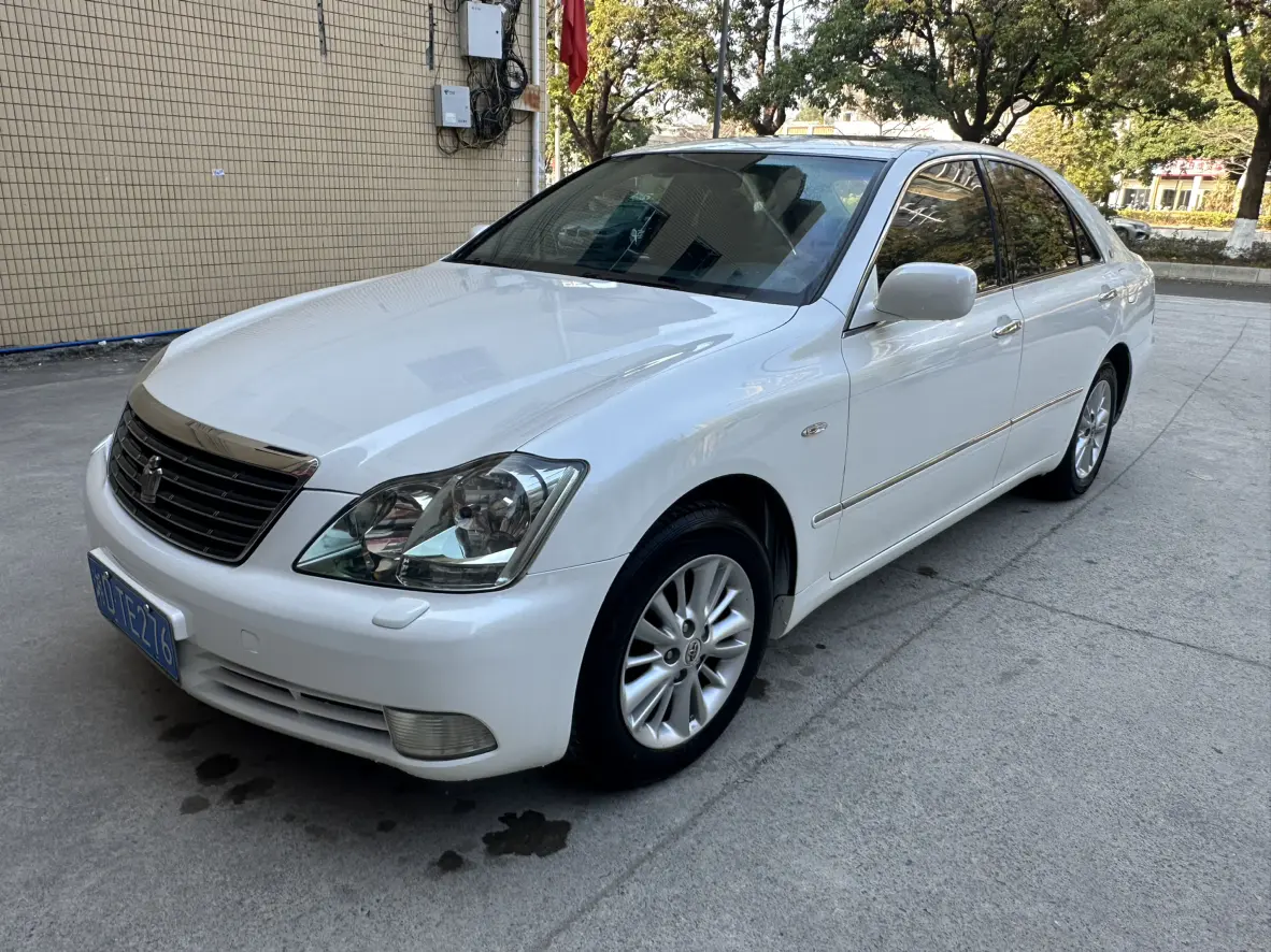 Toyota Crown  из Китая