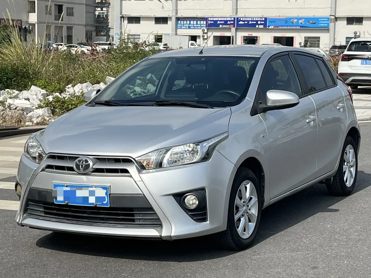 Toyota Yaris L  из Китая