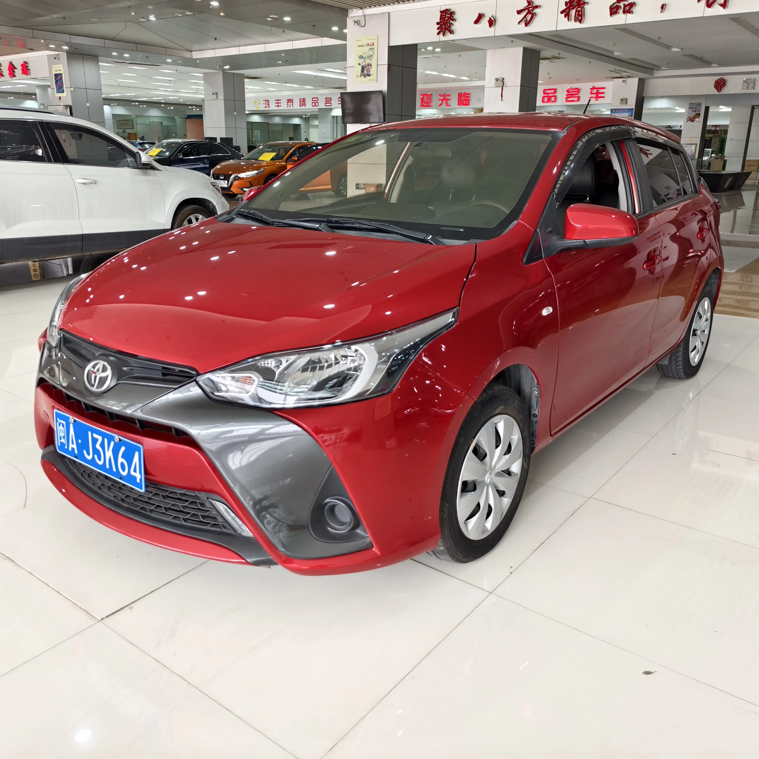 Toyota Yaris L  из Китая