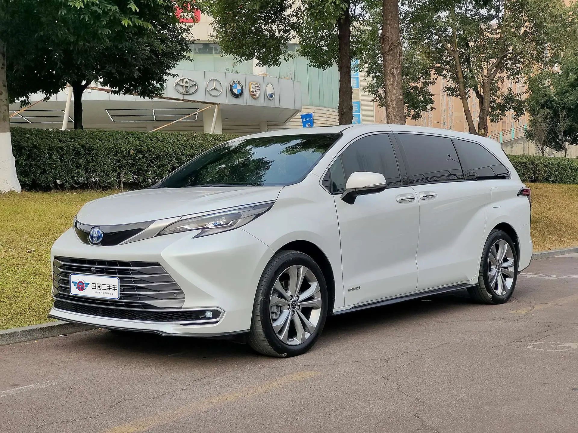 Toyota Sienna  из Китая
