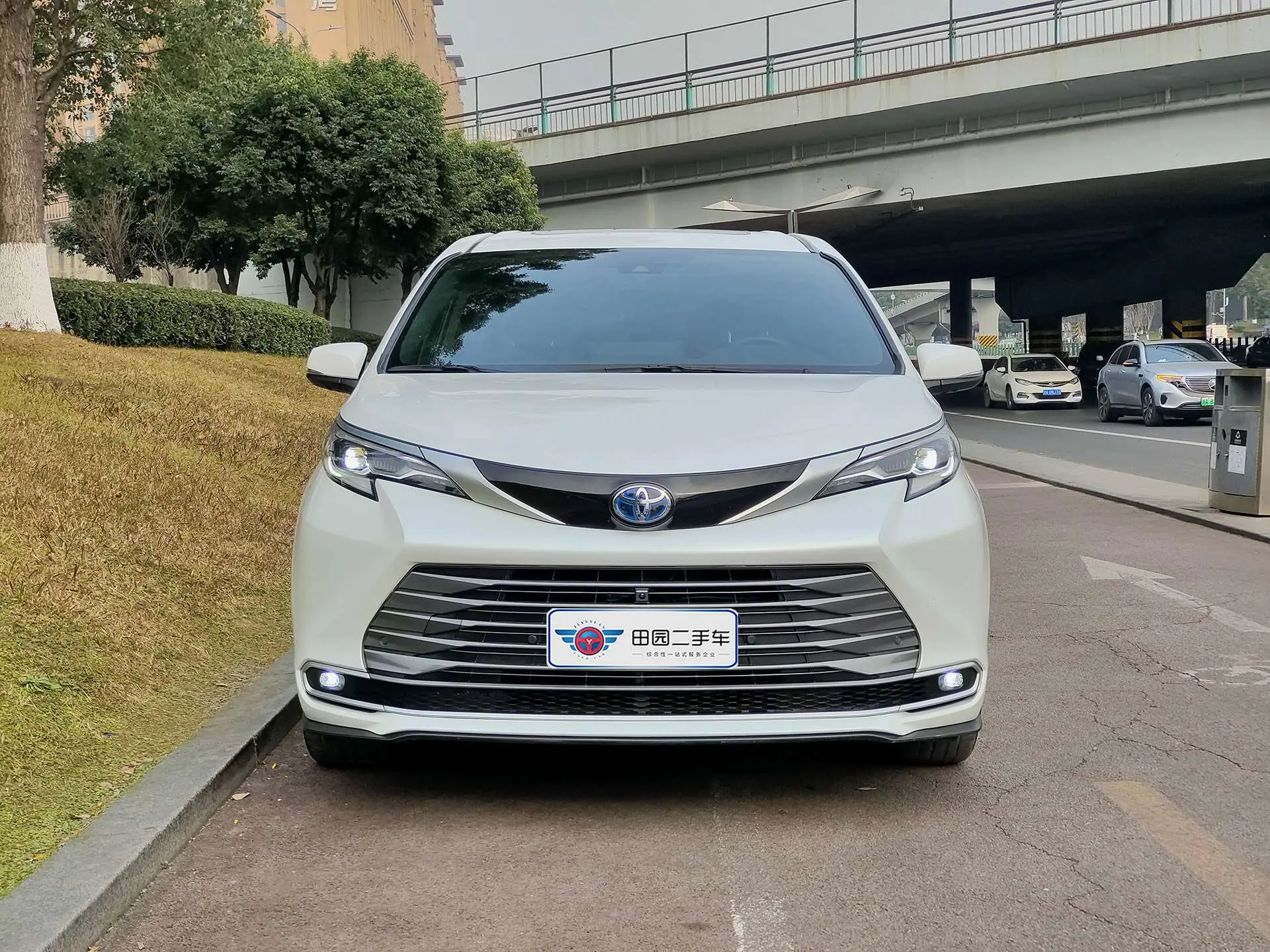 Toyota Sienna  из Китая