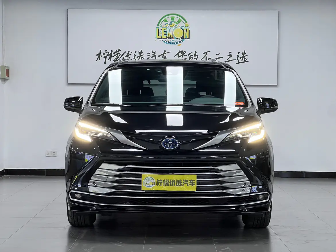 Toyota Sienna  из Китая