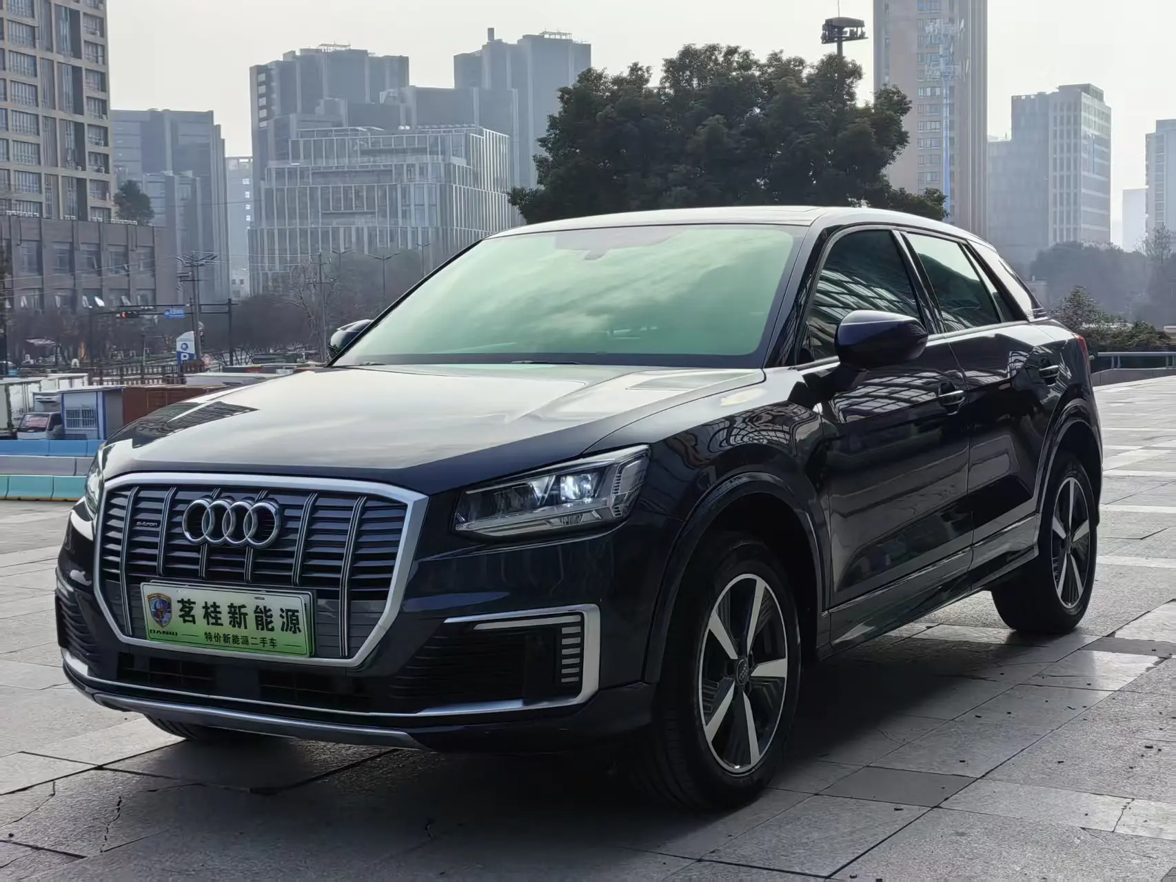 Audi Q2L e-tron  из Китая