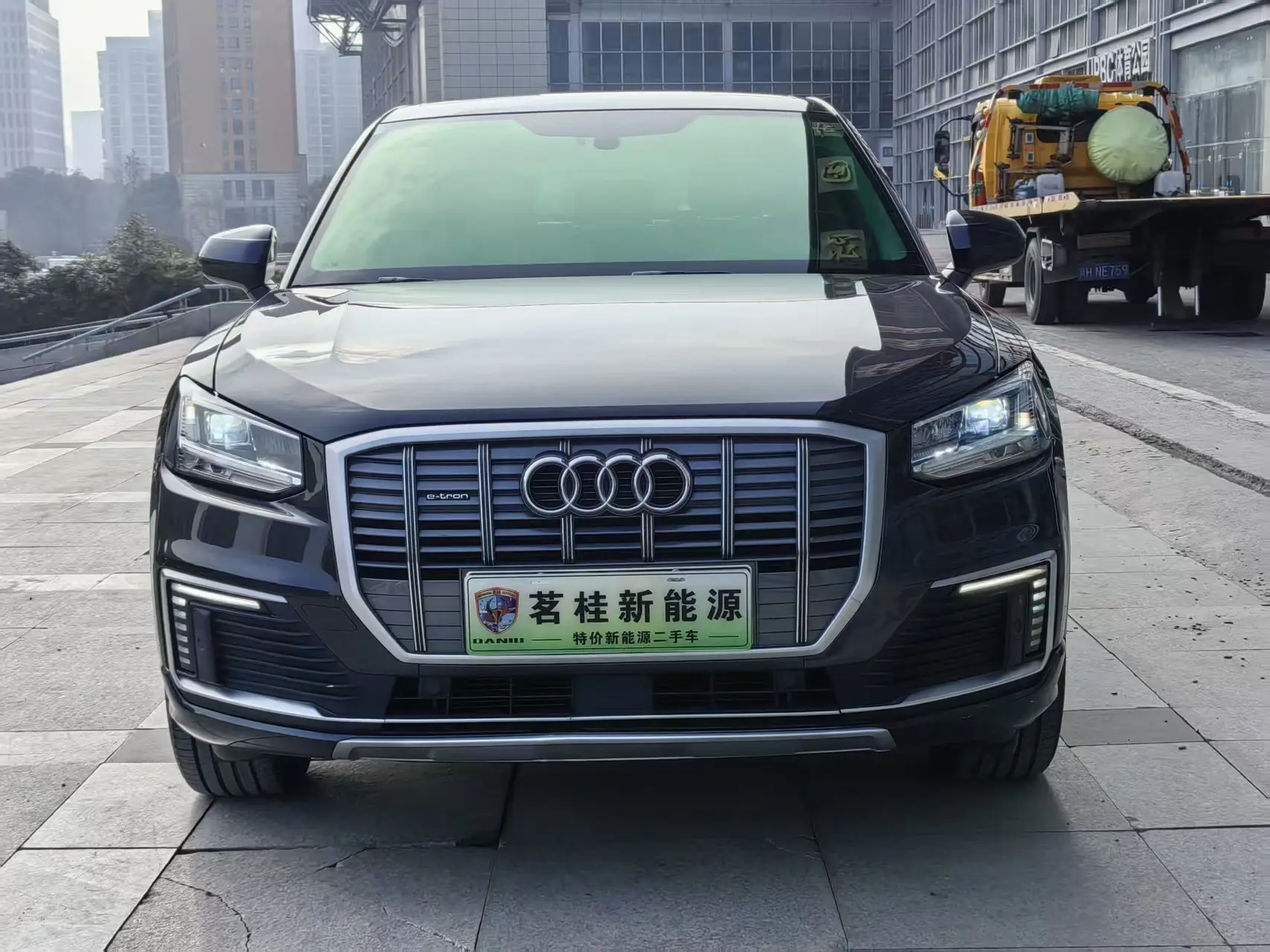 Audi Q2L e-tron  из Китая